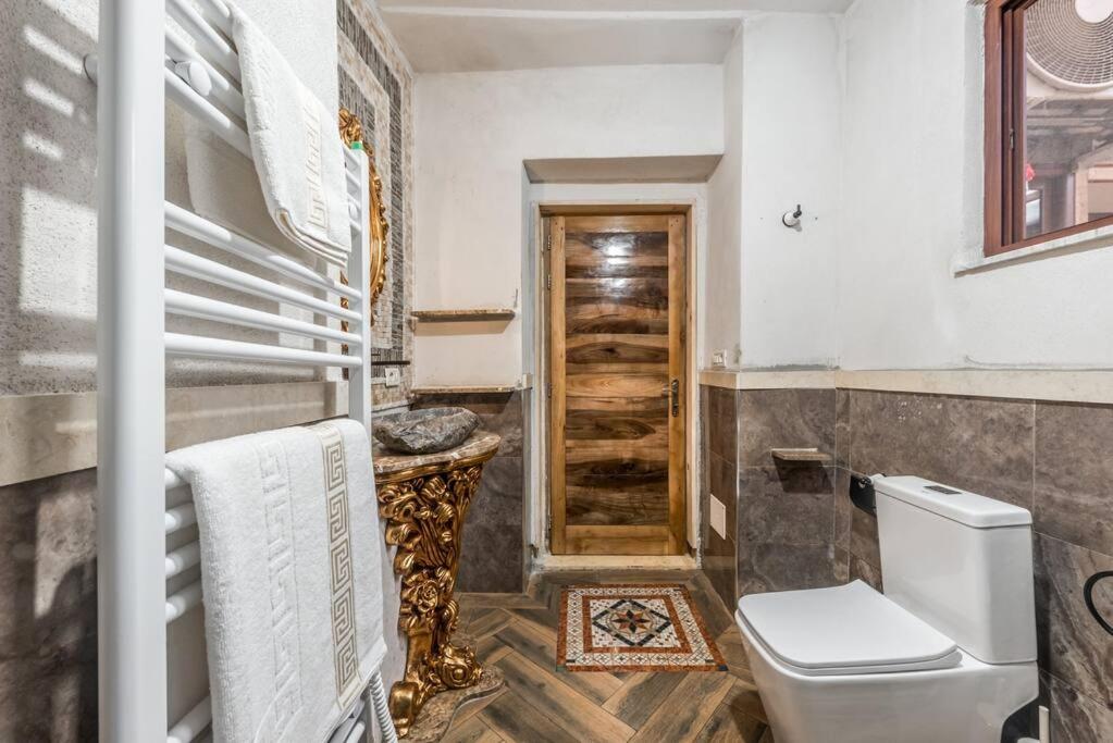 Kanuni Authentic Albanian House by PikHost
