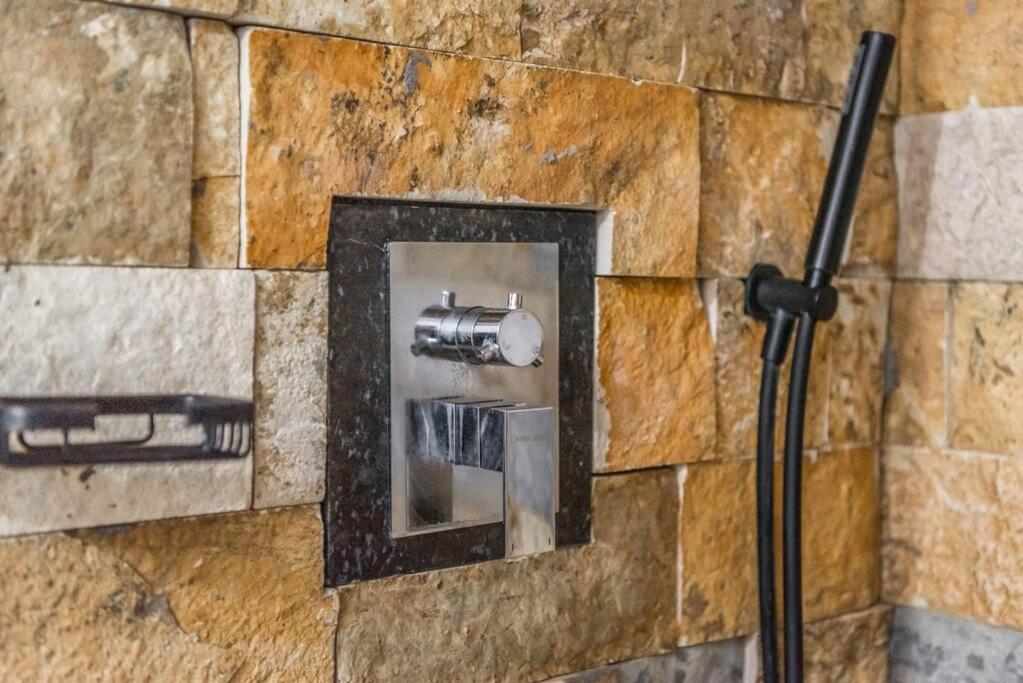 Kanuni Authentic Albanian House by PikHost