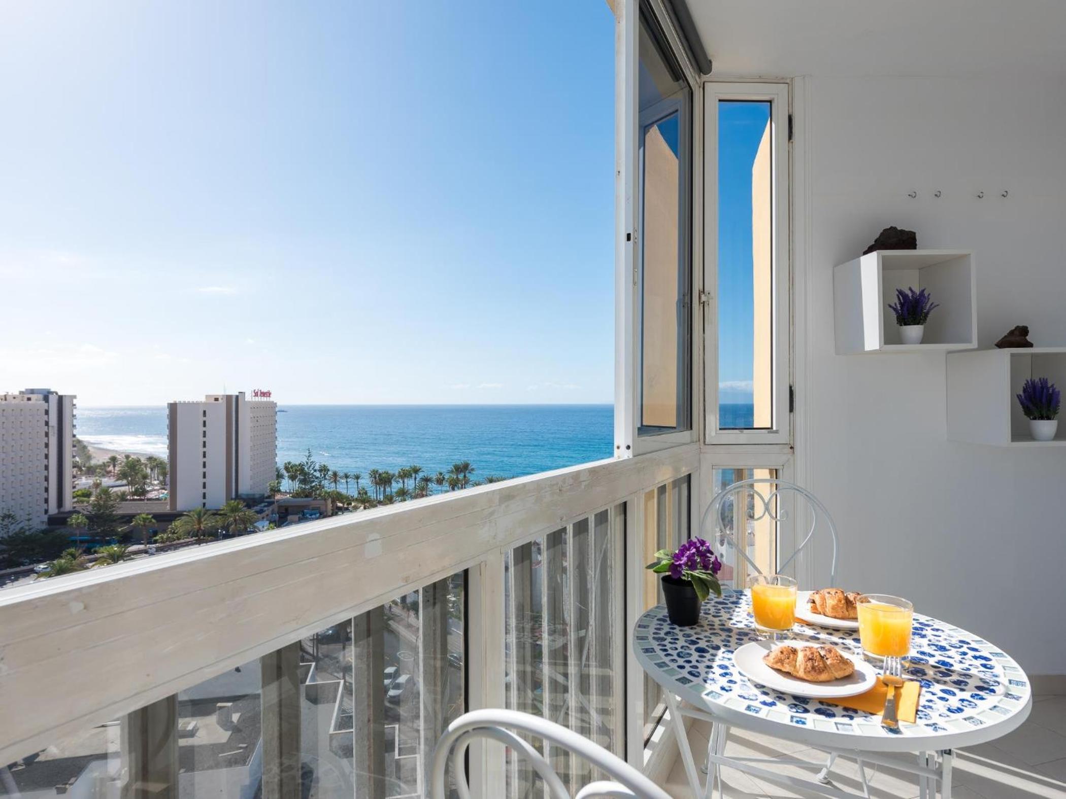 8D. Modern flat in Las Américas view 2