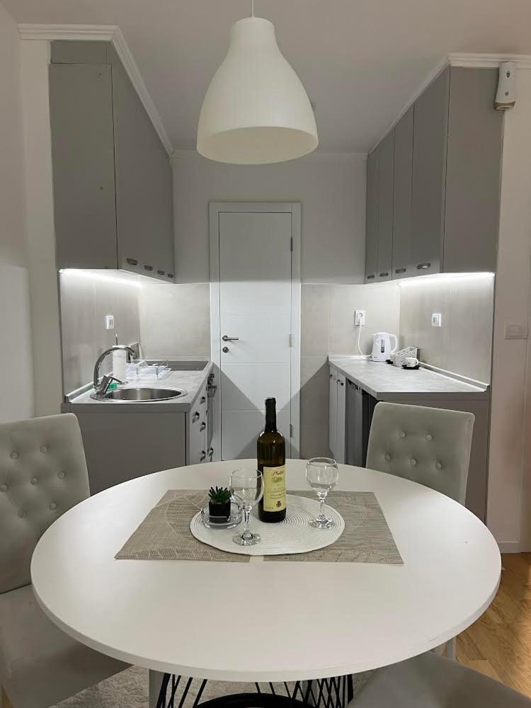 Stan na Dan-Apartman Smile Lukavica