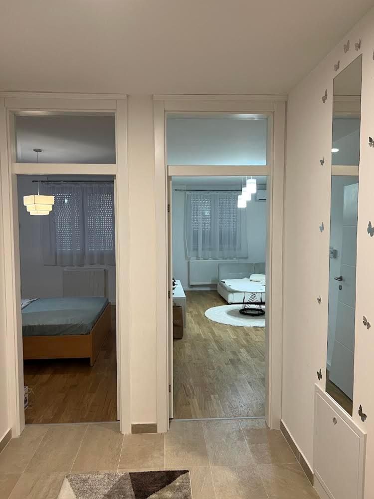 Stan na Dan-Apartman Smile Lukavica