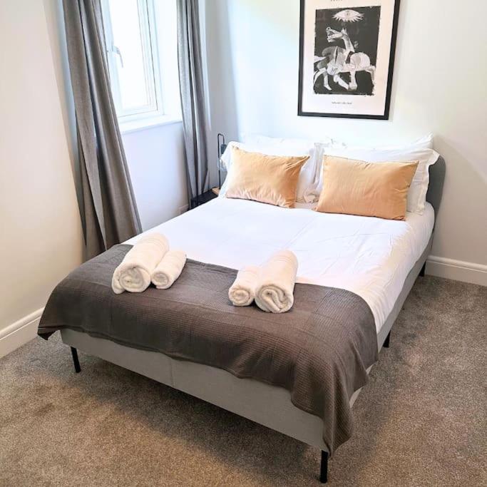 Oxford Kidlington 6 Bed 5 mins to Oxford Parkway view 3