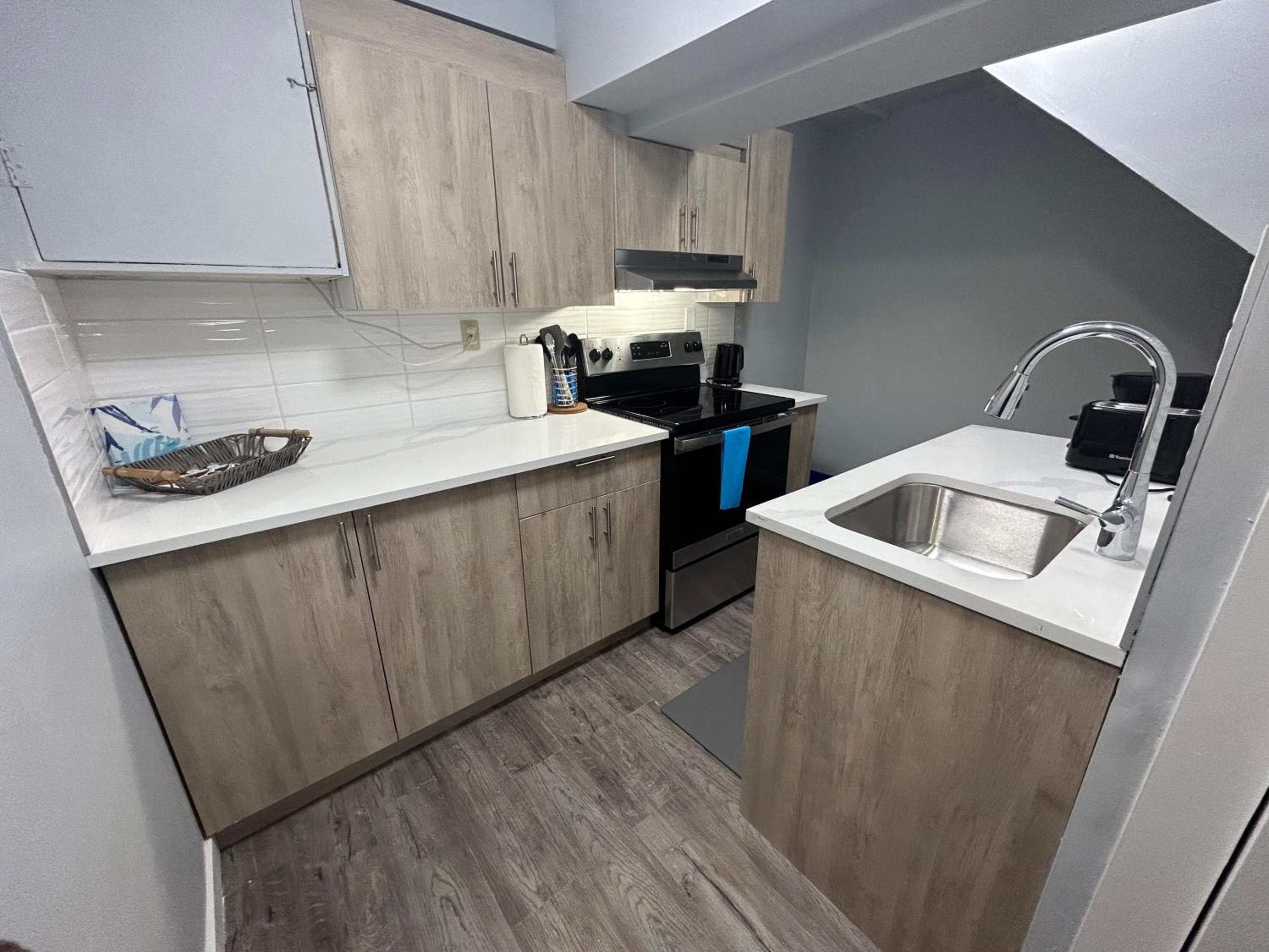 Cute Highlandpark (Lower A Unit)