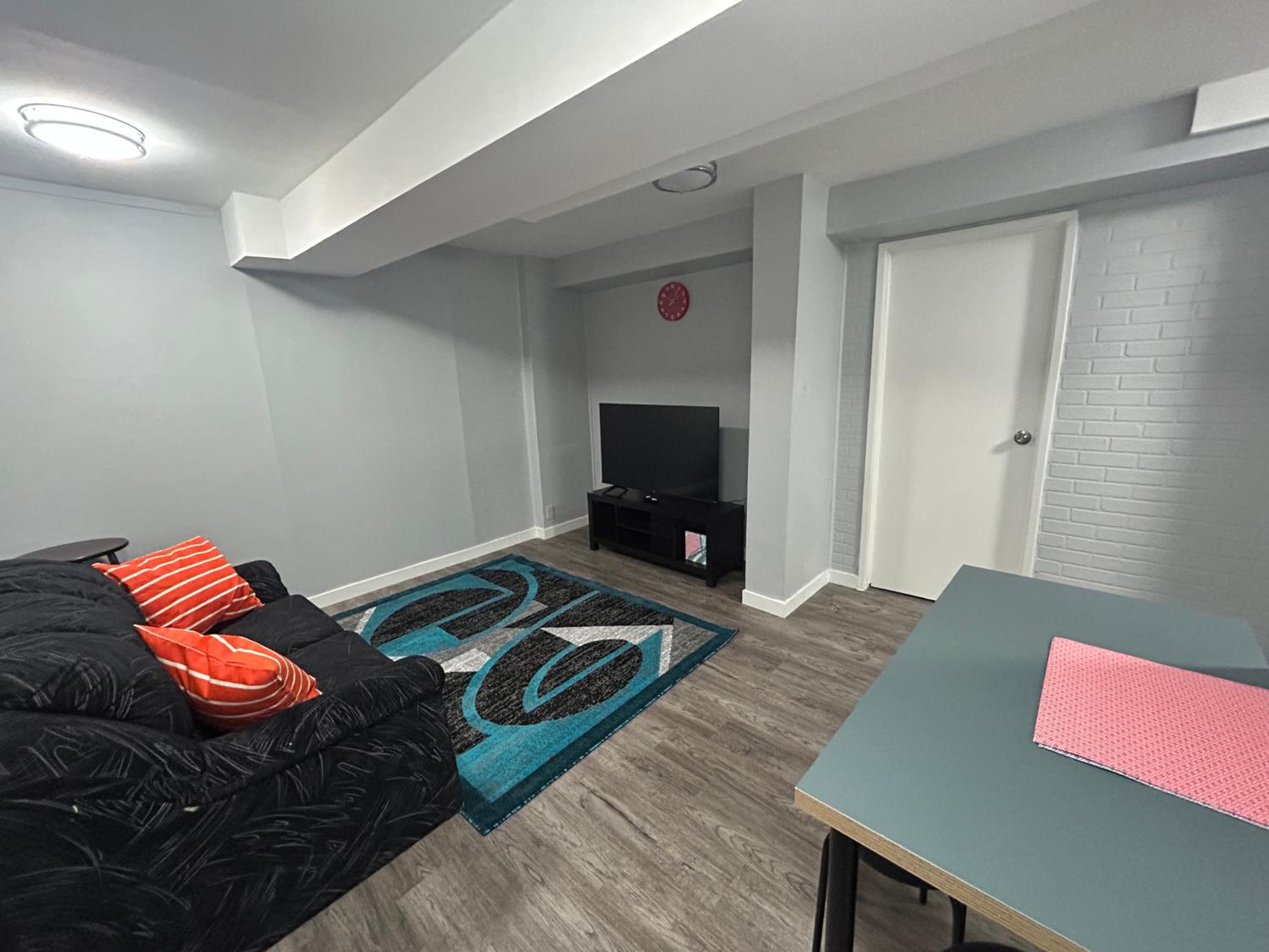 Cute Highlandpark (Lower A Unit)