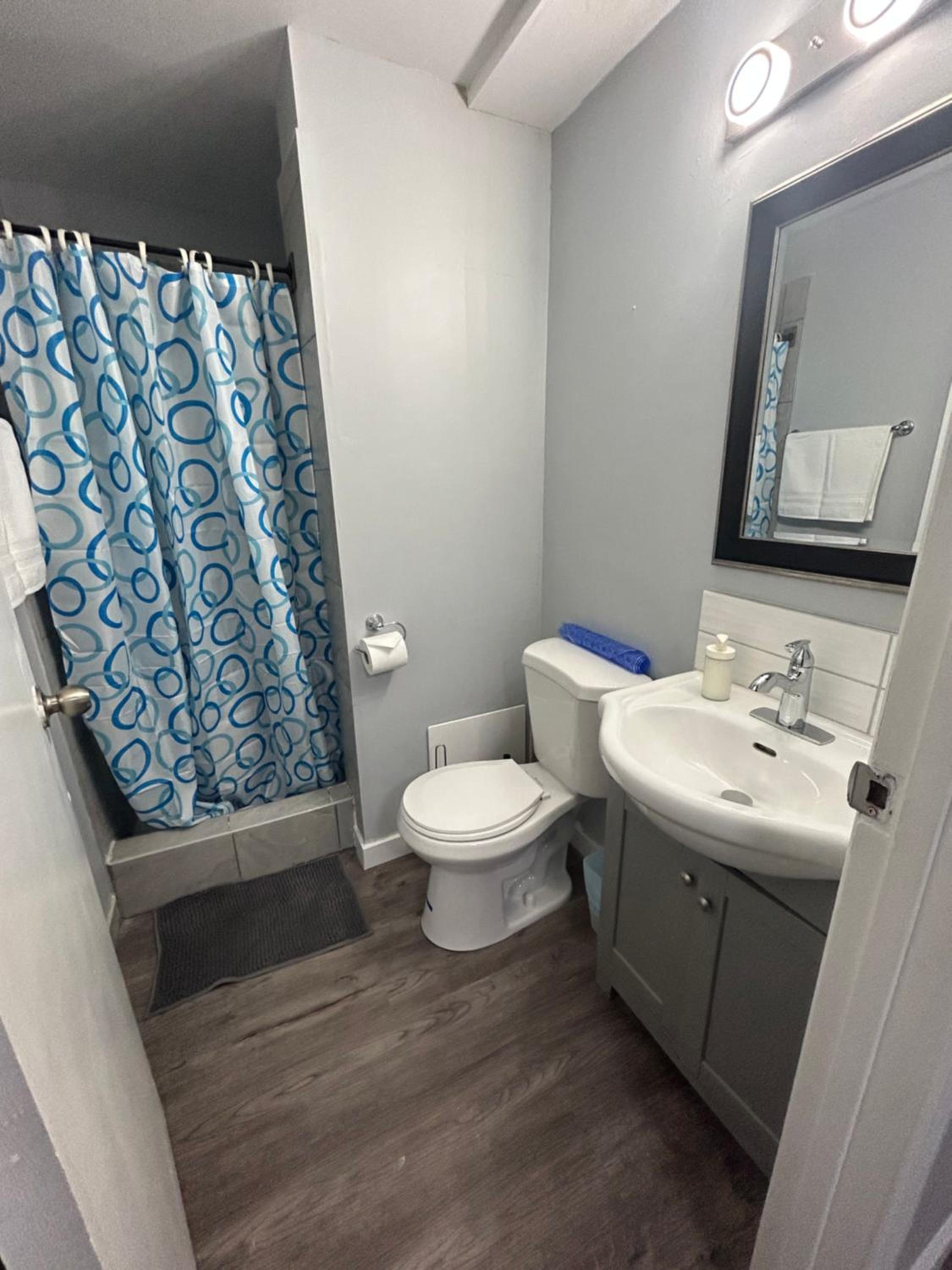 Cute Highlandpark (Lower A Unit)