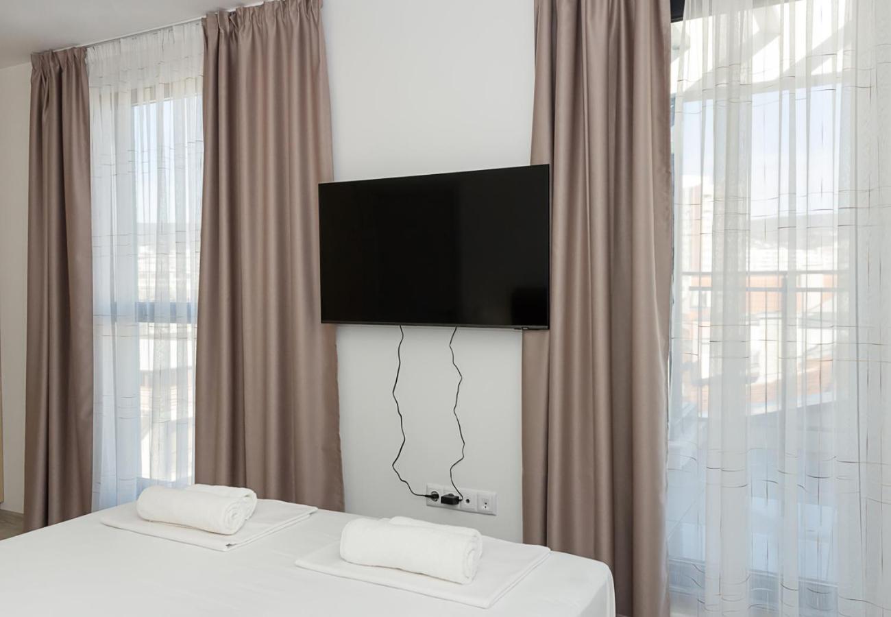 Modern Haven in Varna Retreat with Chic Ambiance by Flat Mаnager