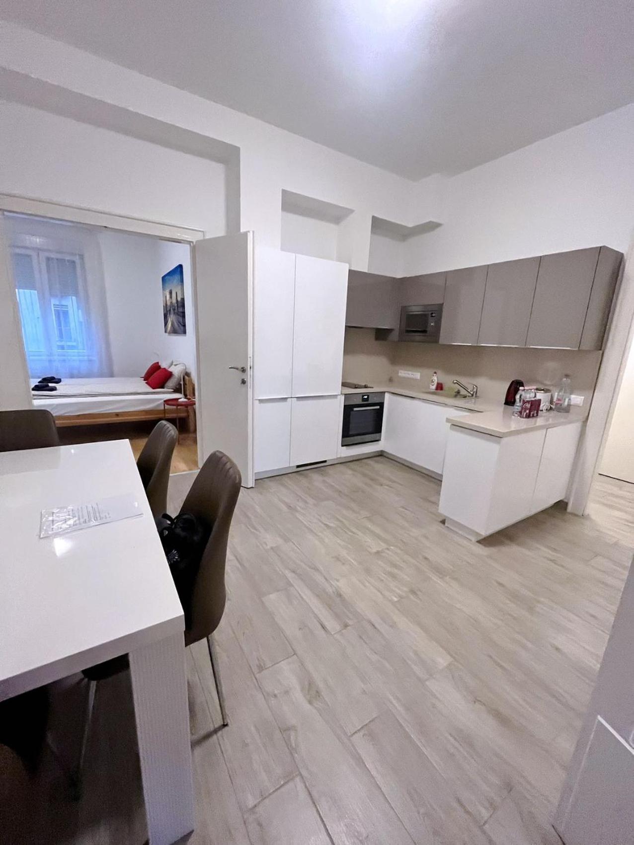 Boutique Family Apartment in the Heart of City