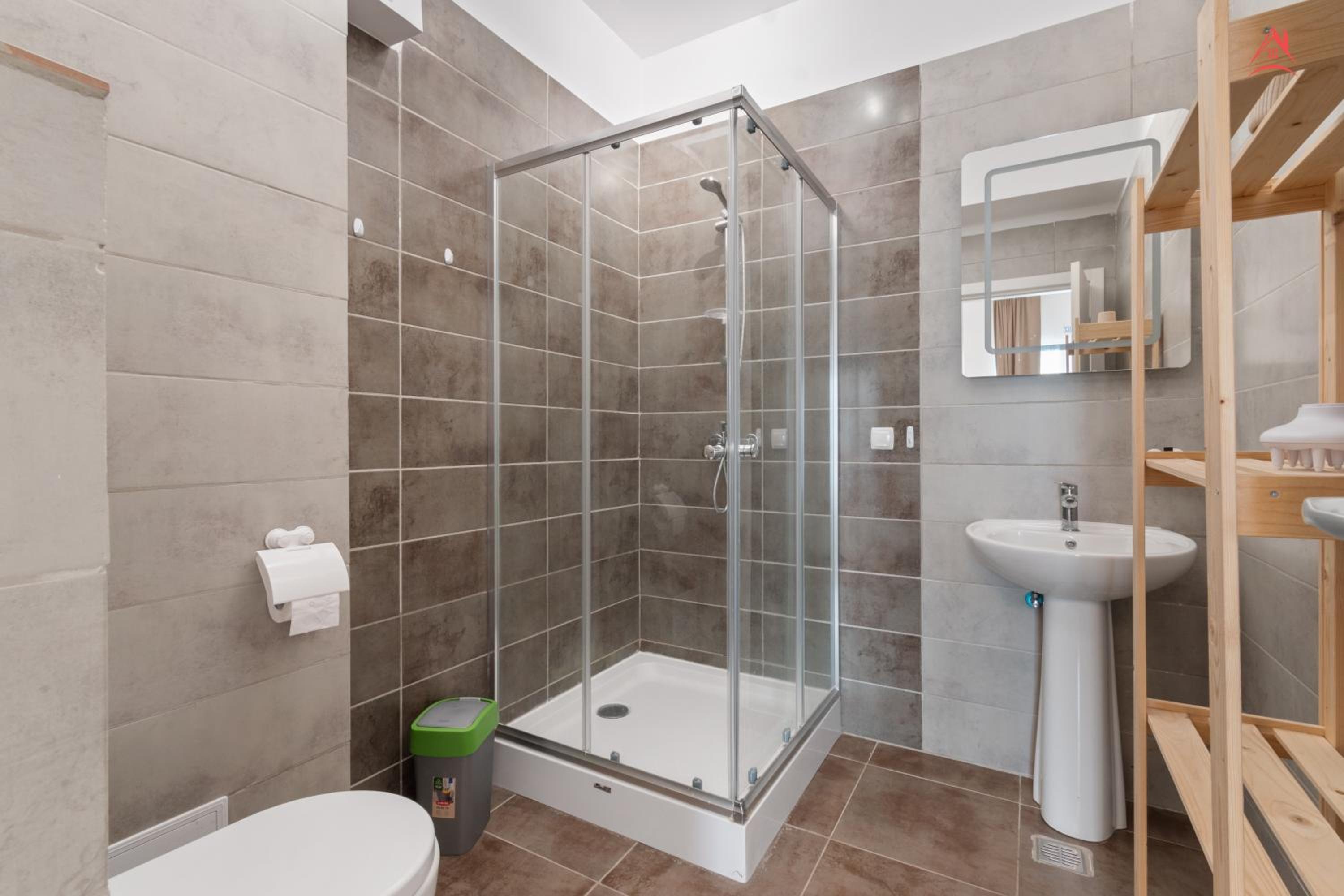 Northlight Residence - Large Apartment and Private Parking view 2