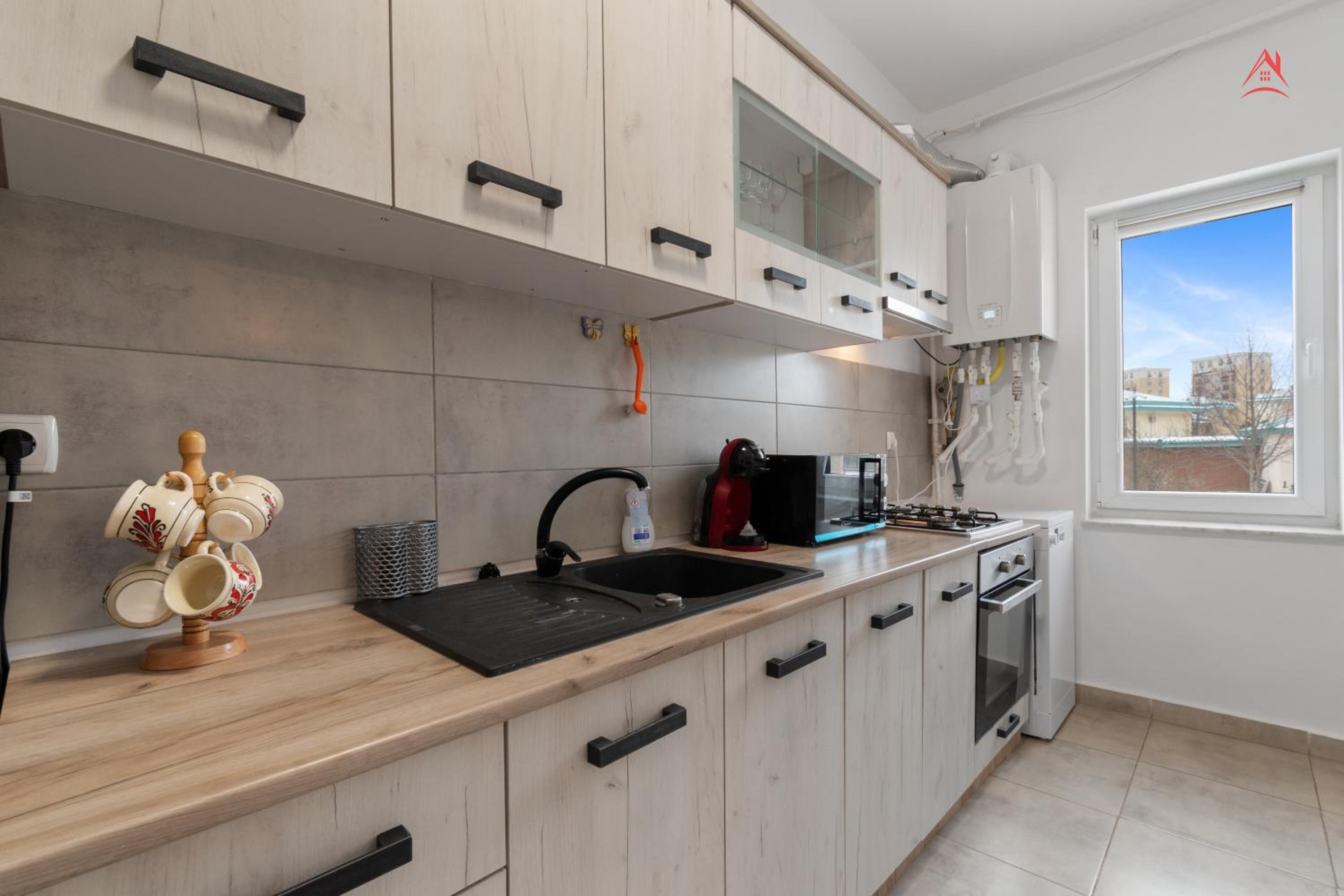 Northlight Residence - Large Apartment and Private Parking view 4