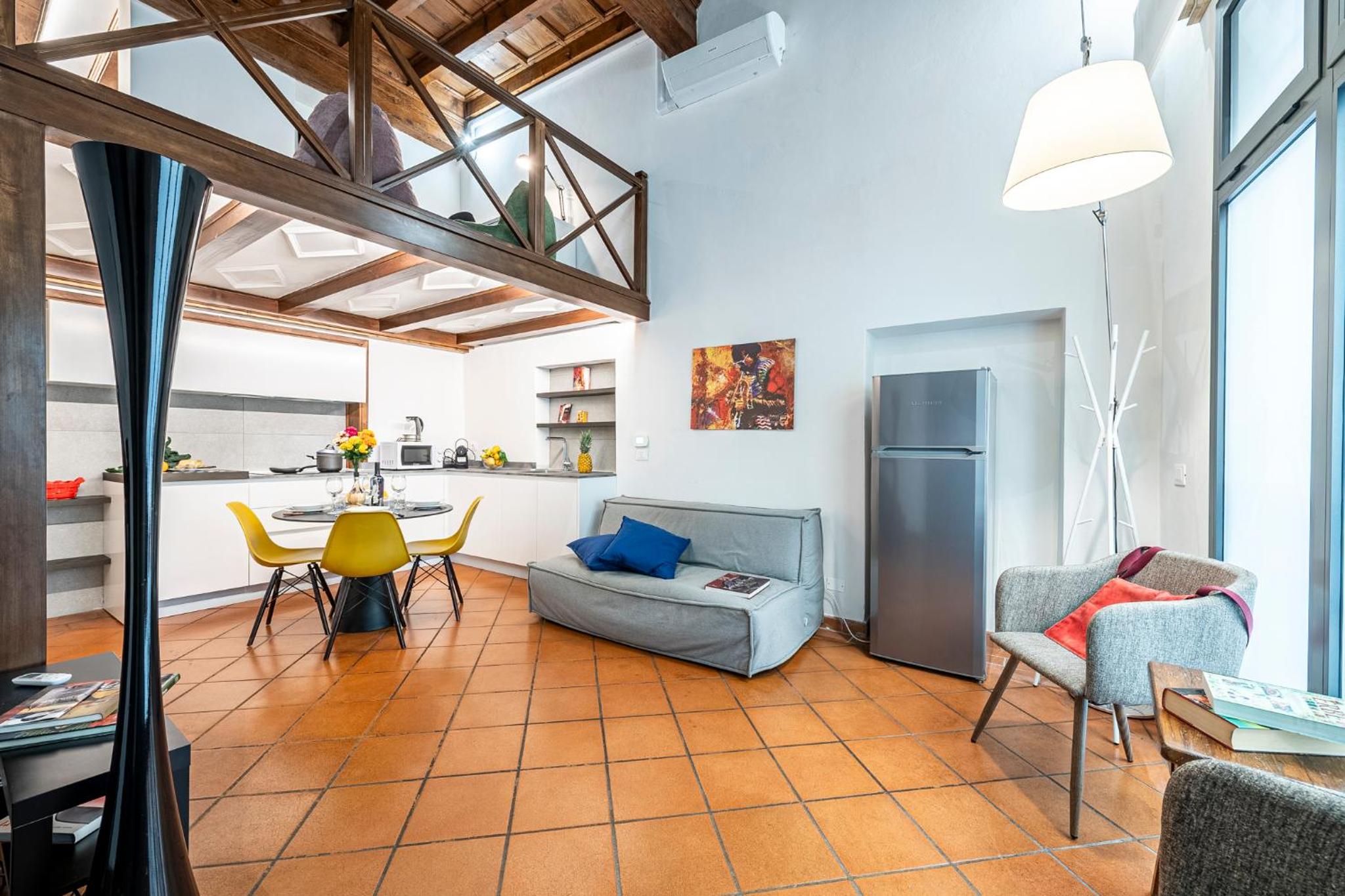 Ground Floor With Patio-Ghibellina 65