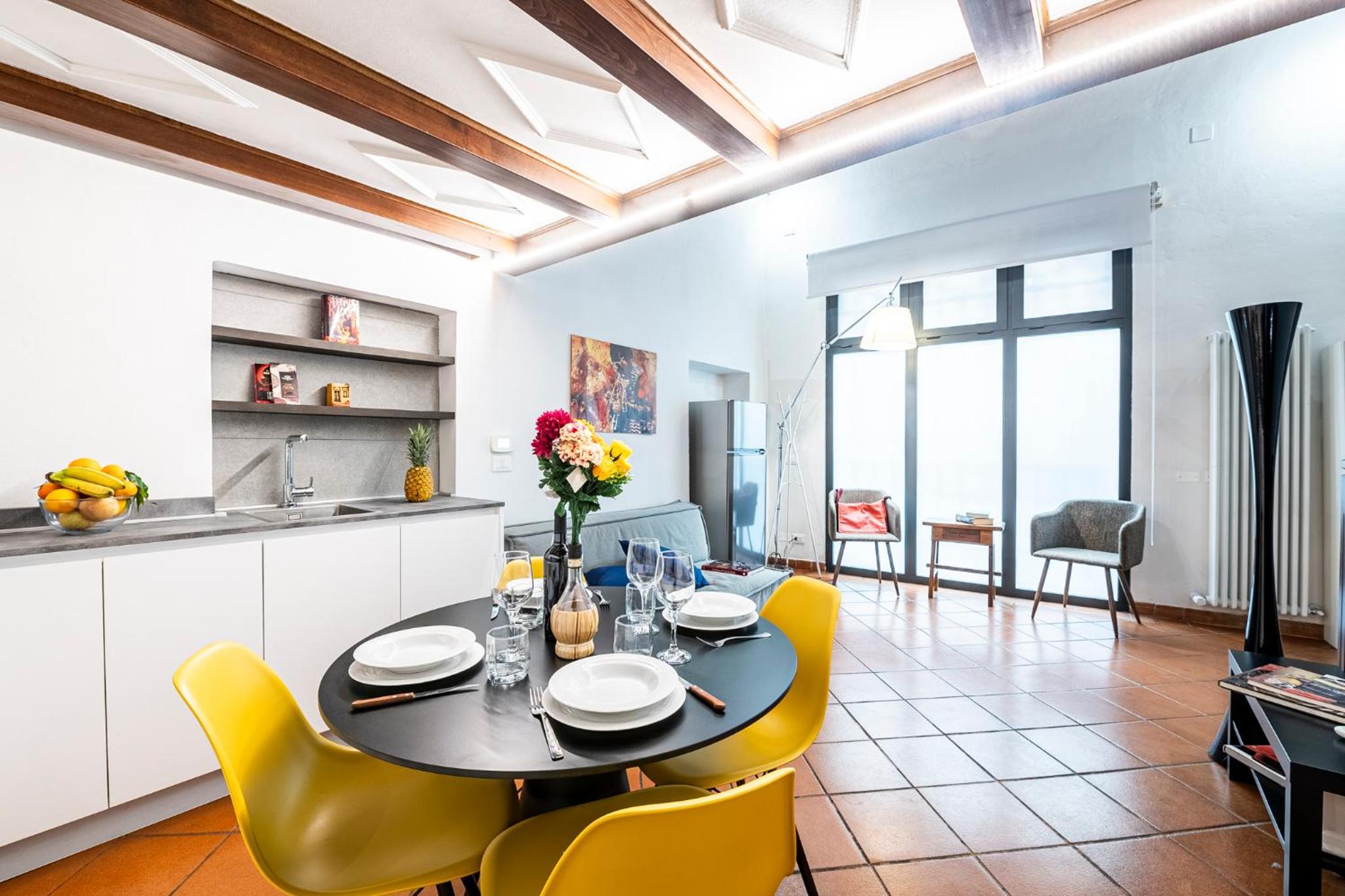Ground Floor With Patio-Ghibellina 65