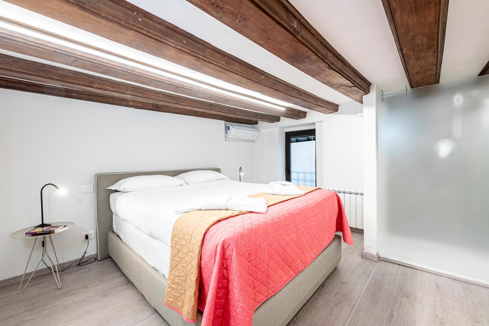 Ground Floor With Patio-Ghibellina 65