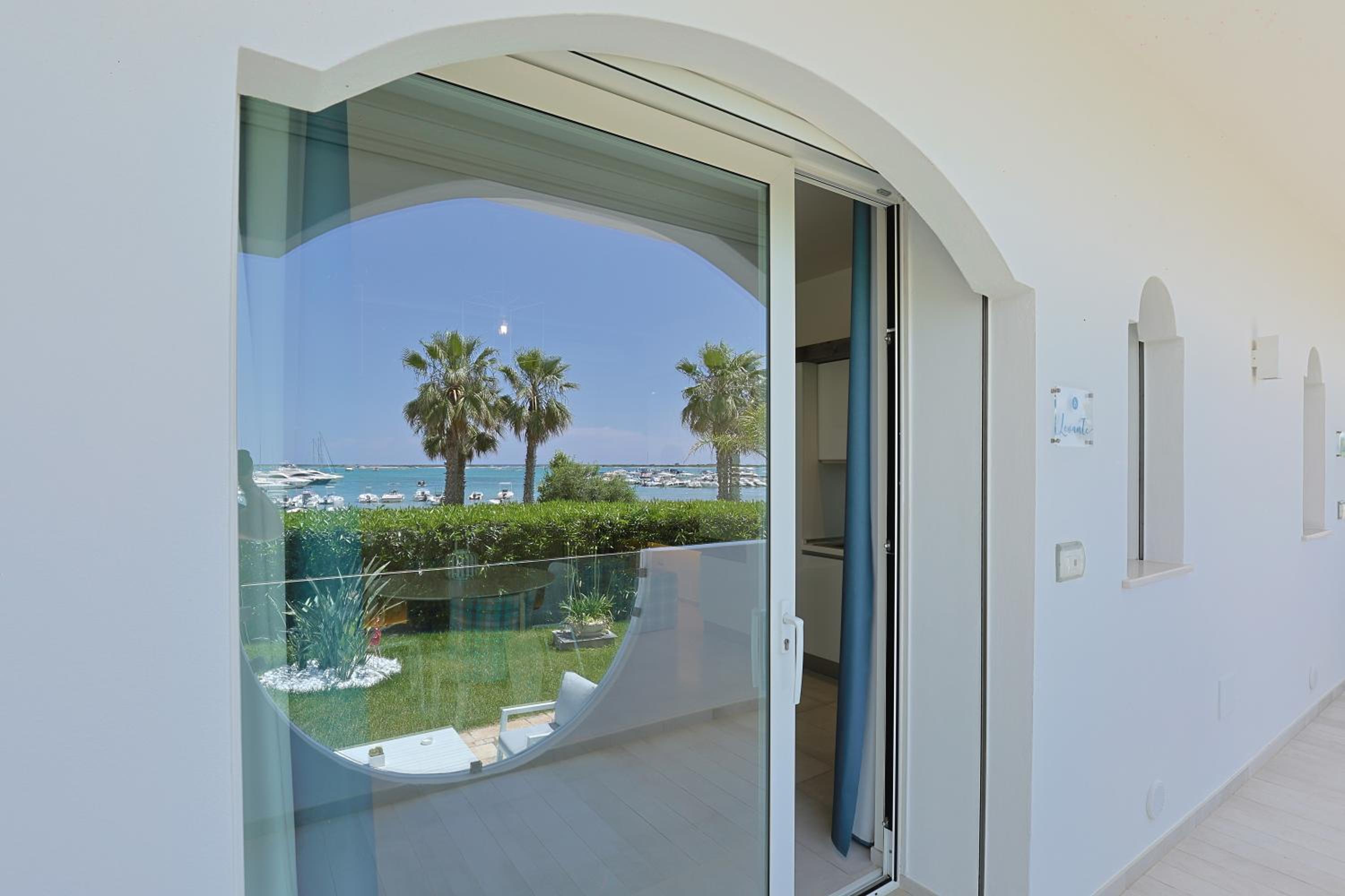 Villa delle Sirene view 3