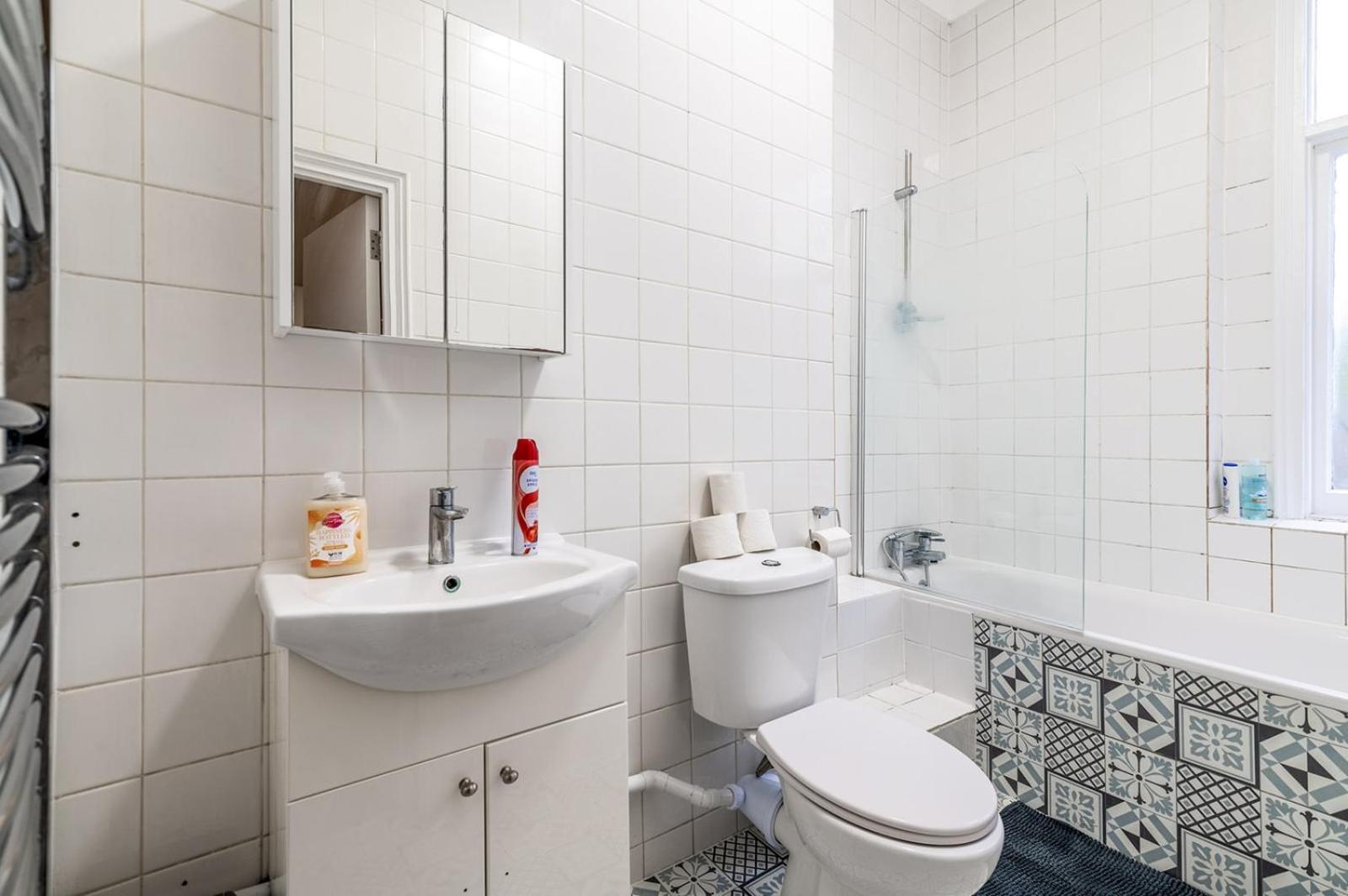 LiveStay Cozy One Bedroom Apartment in Brixton view 4