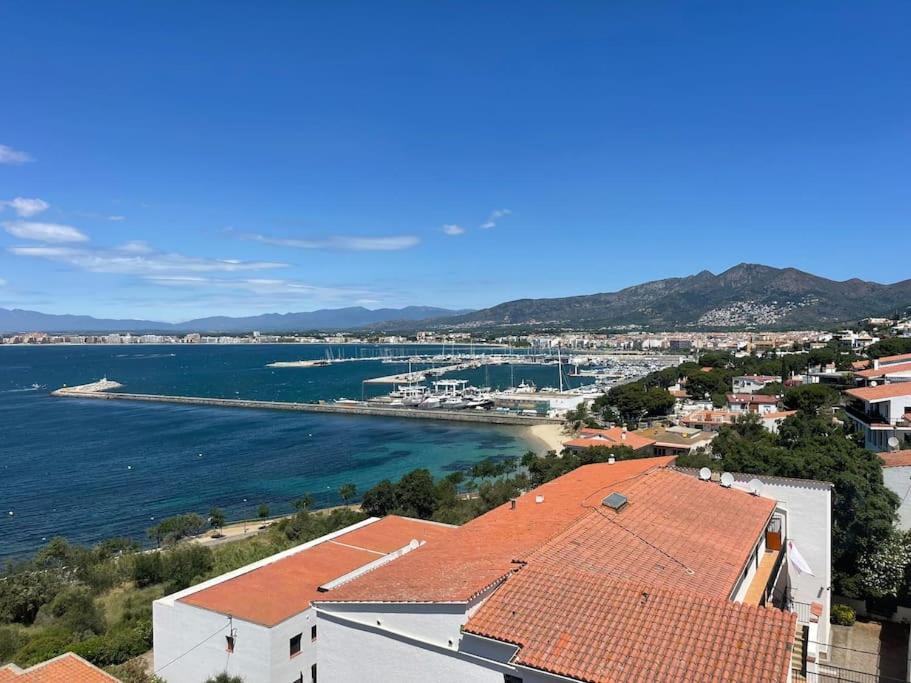 Precioso apartamento con vistas espectaculares de la Bahia Roses AV-48