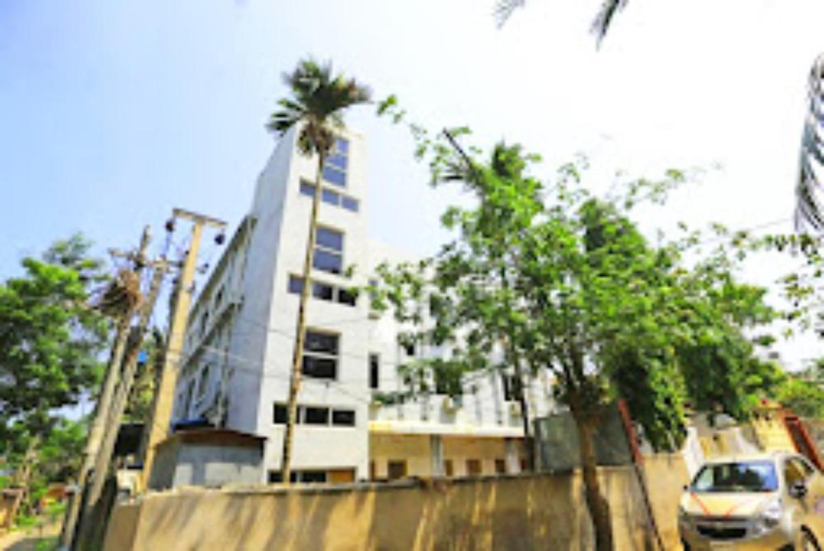 D2 Holiday inn Near Sea Beach By Morservices