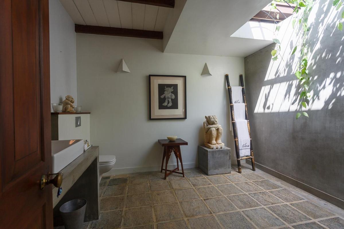 MO River House Luxury Villa