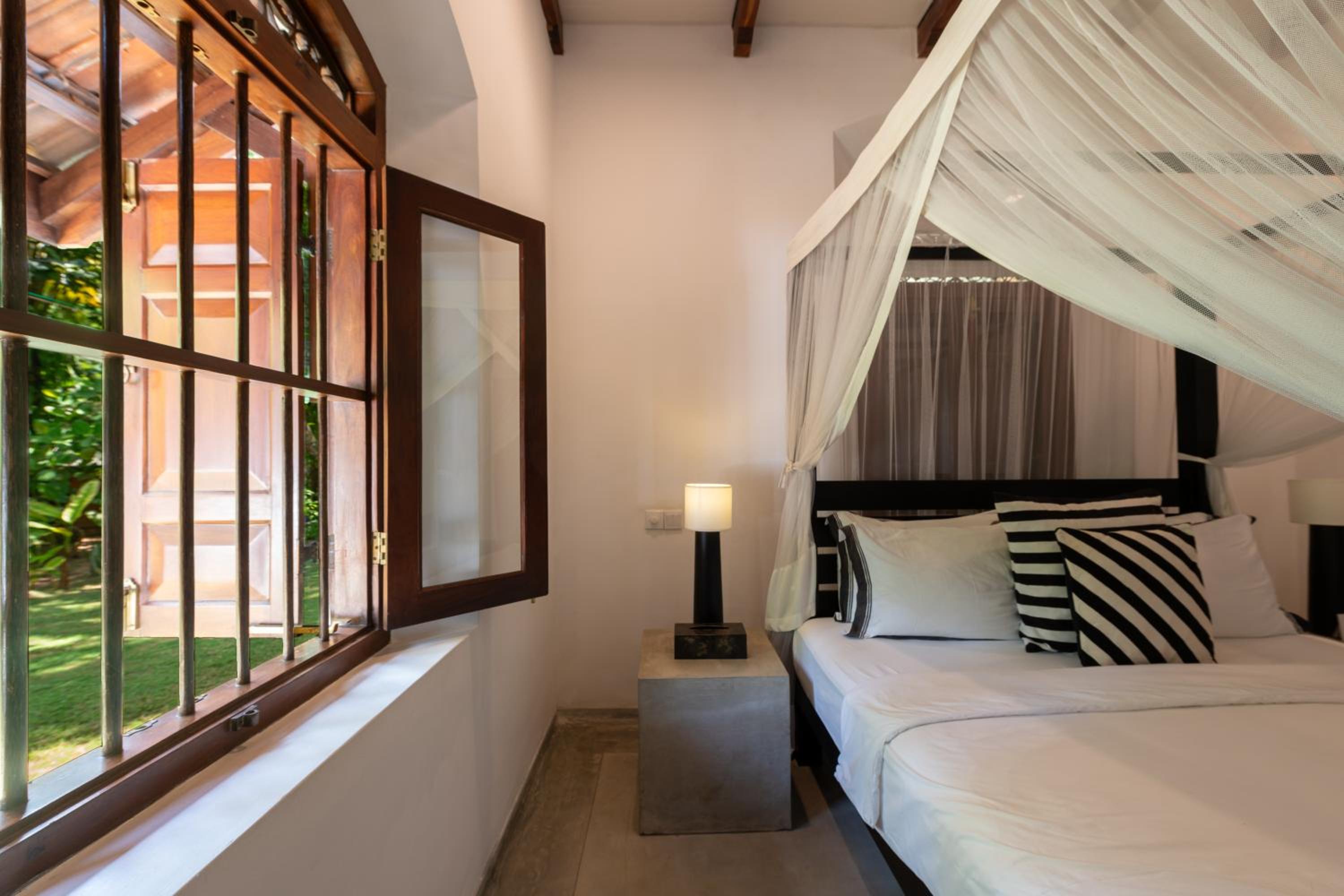 MO River House Luxury Villa