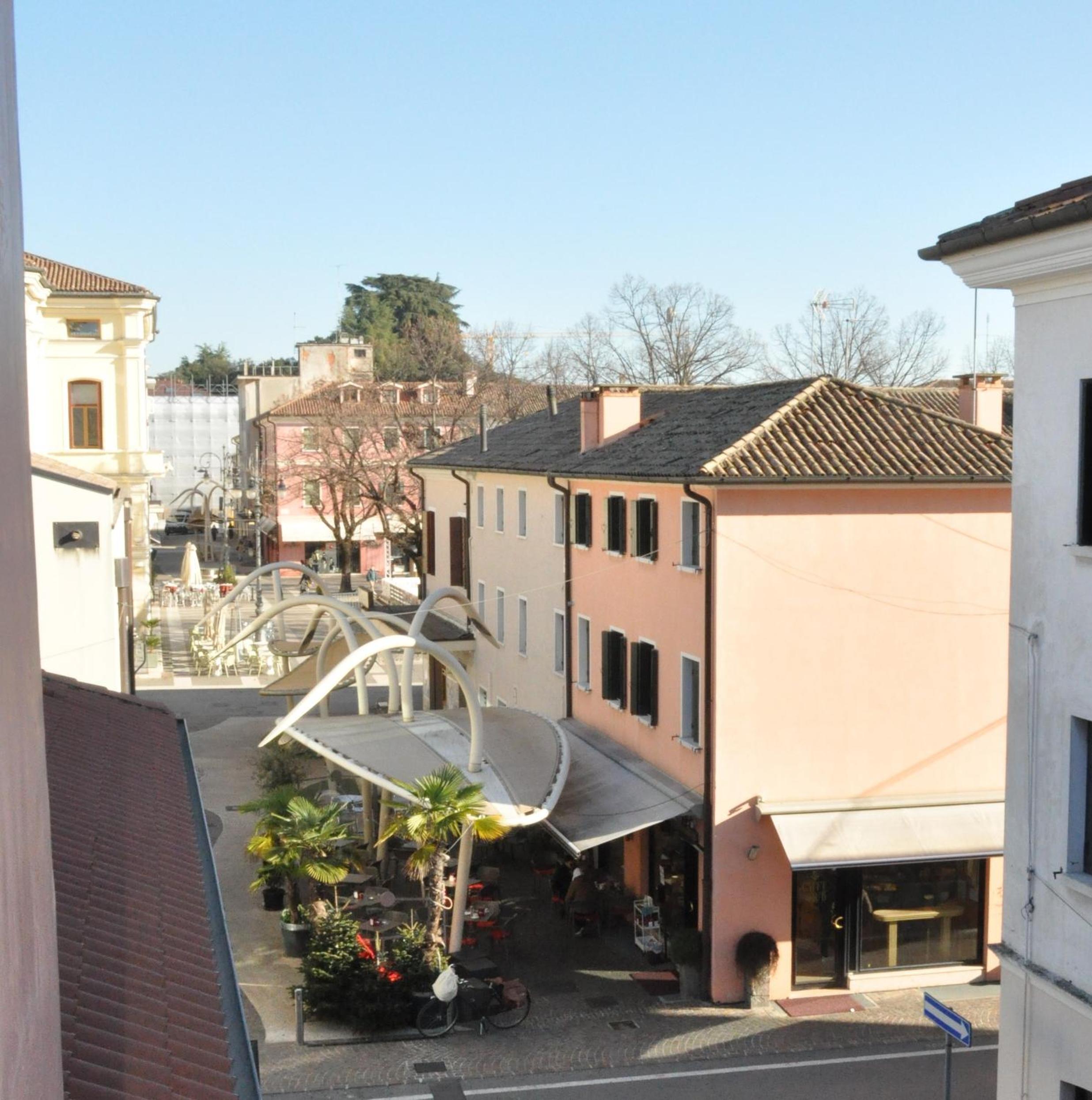 Photo 42
