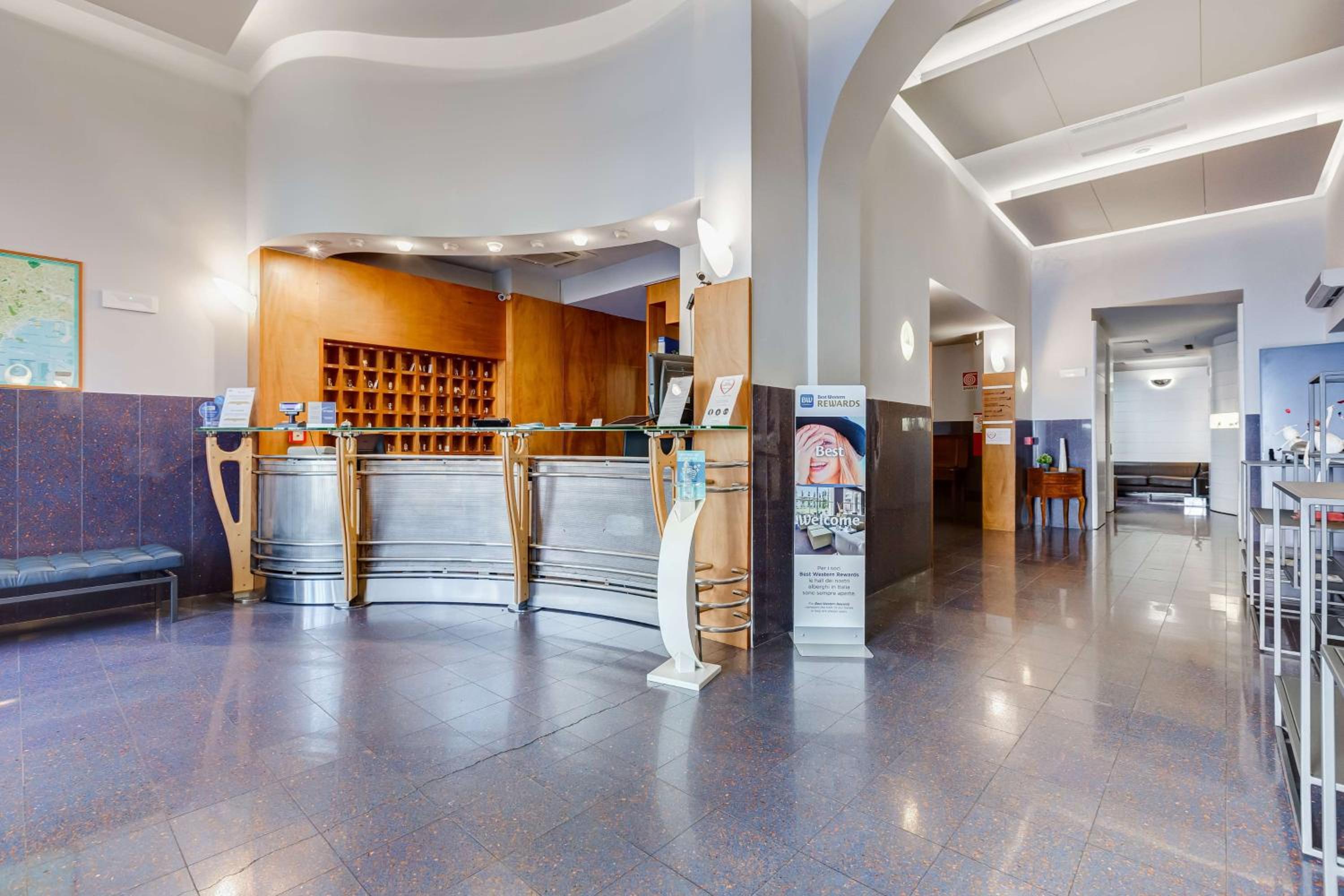 Best Western Hotel Plaza-1
