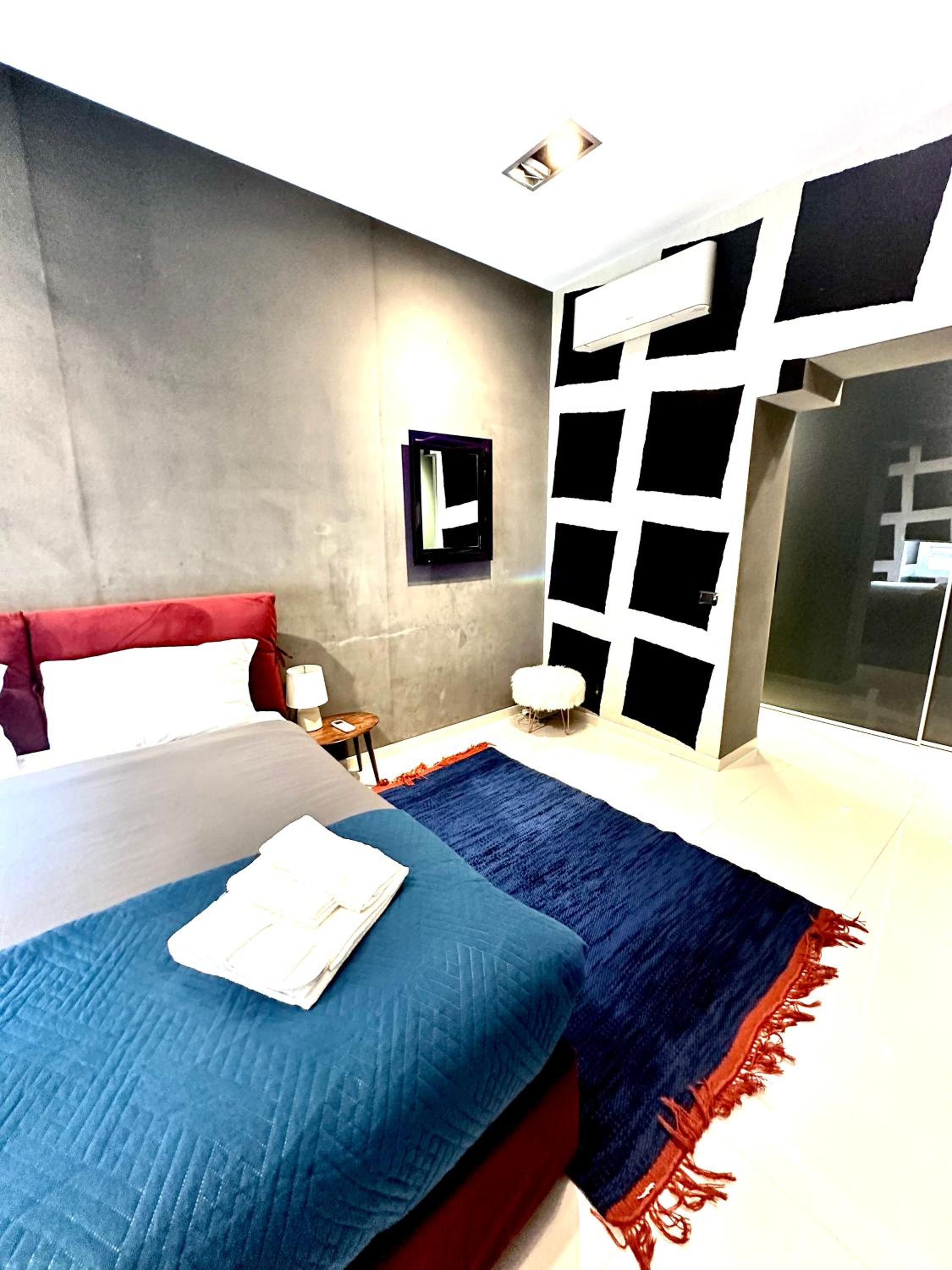 48 Fourty Eight Luxury Suites