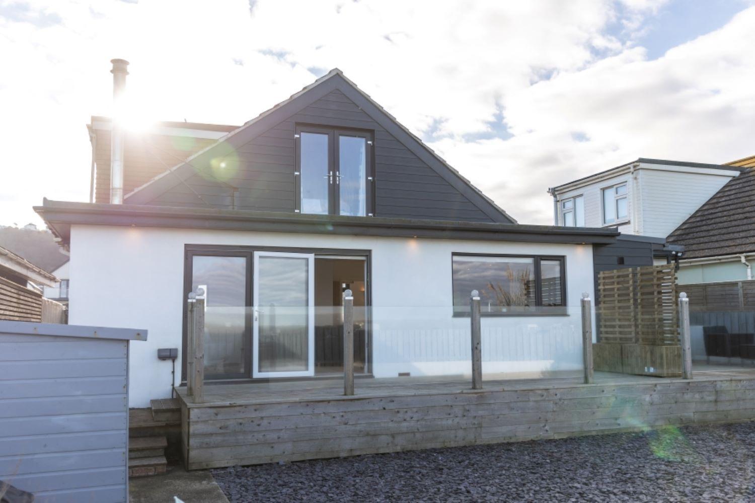 Luxury 4 bed beachside home with coastal views view 4