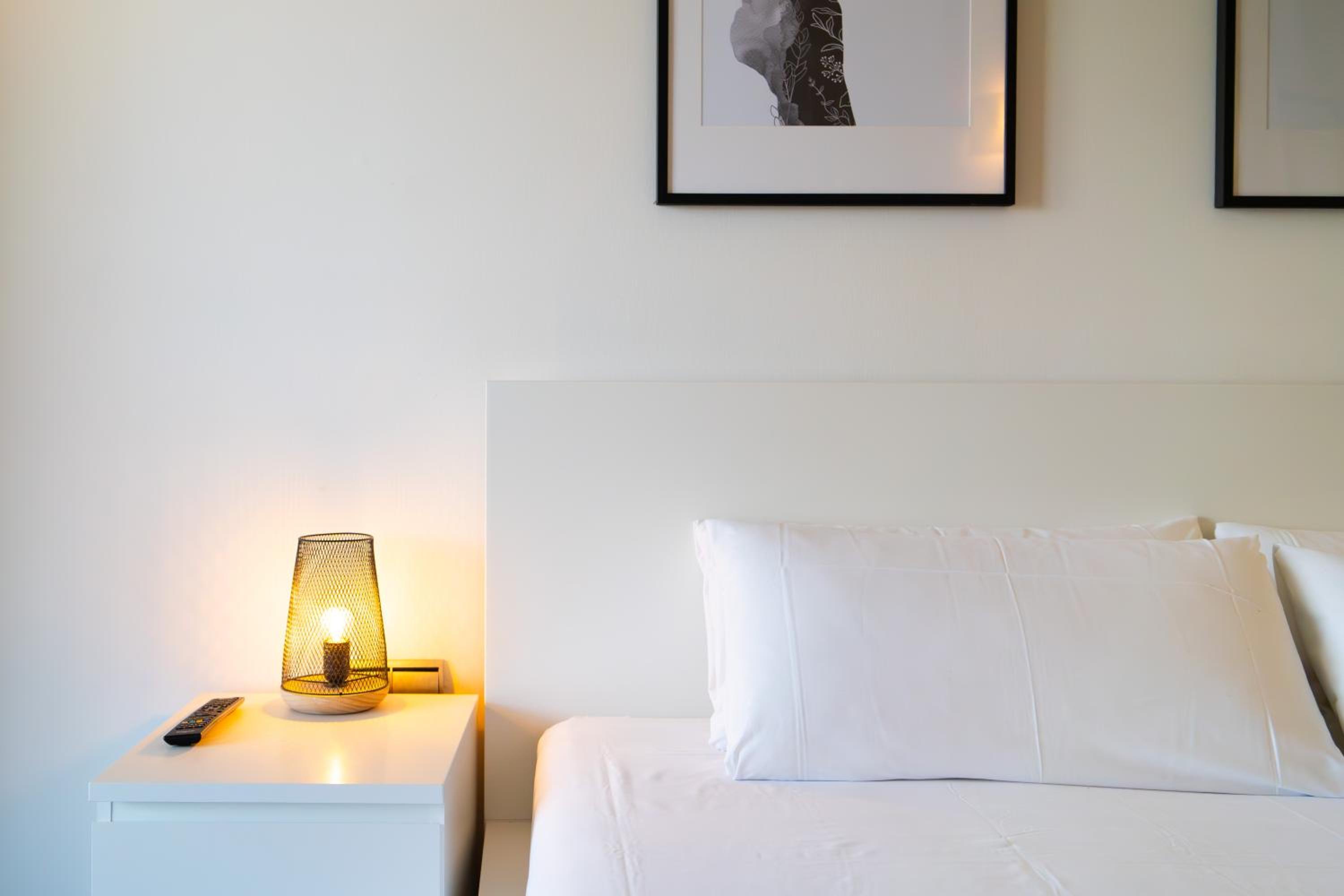 Unique Rentals-Seafront Luxe Suites