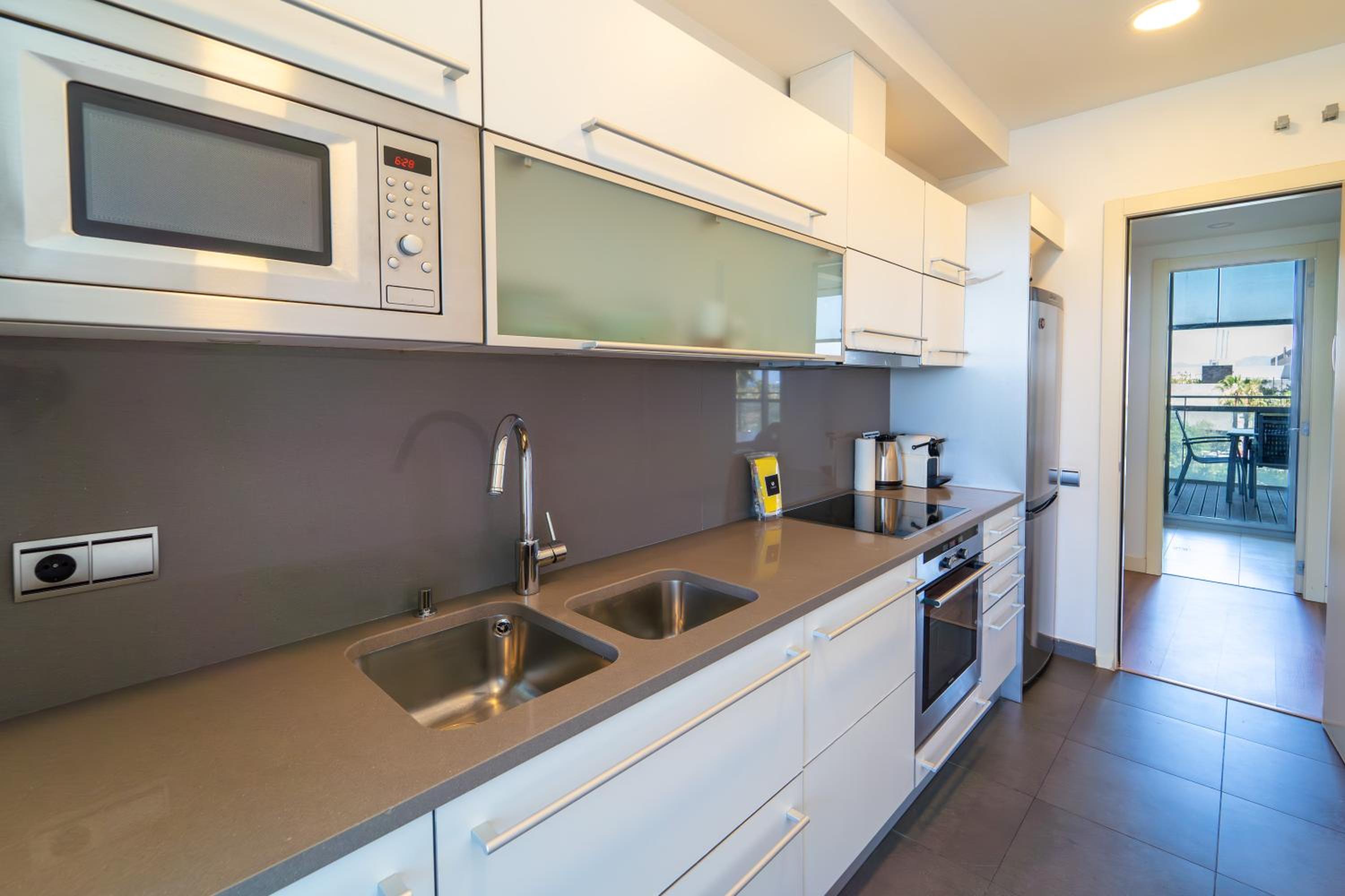 Unique Rentals-Seafront Luxe Suites