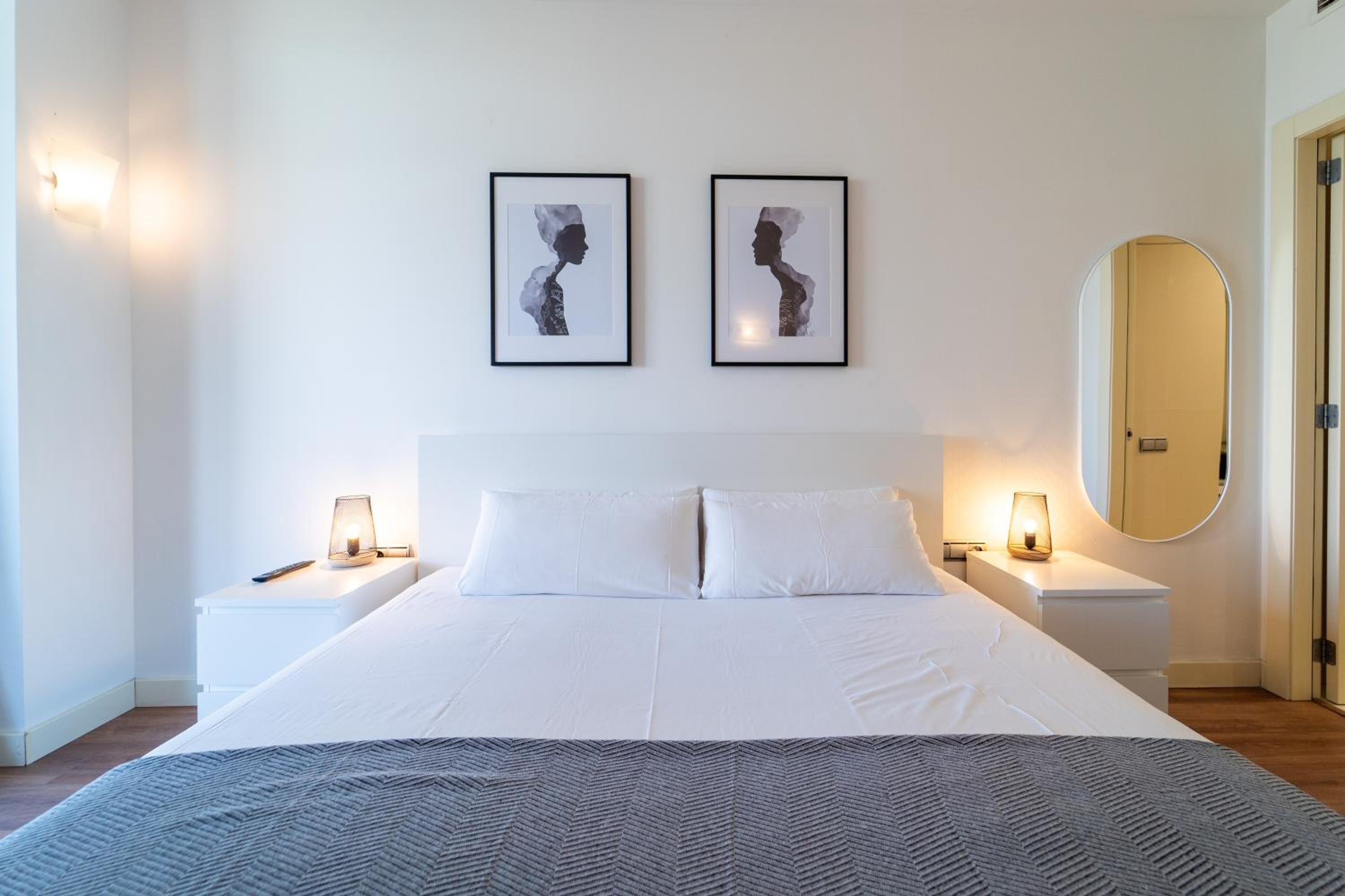Unique Rentals-Seafront Luxe Suites