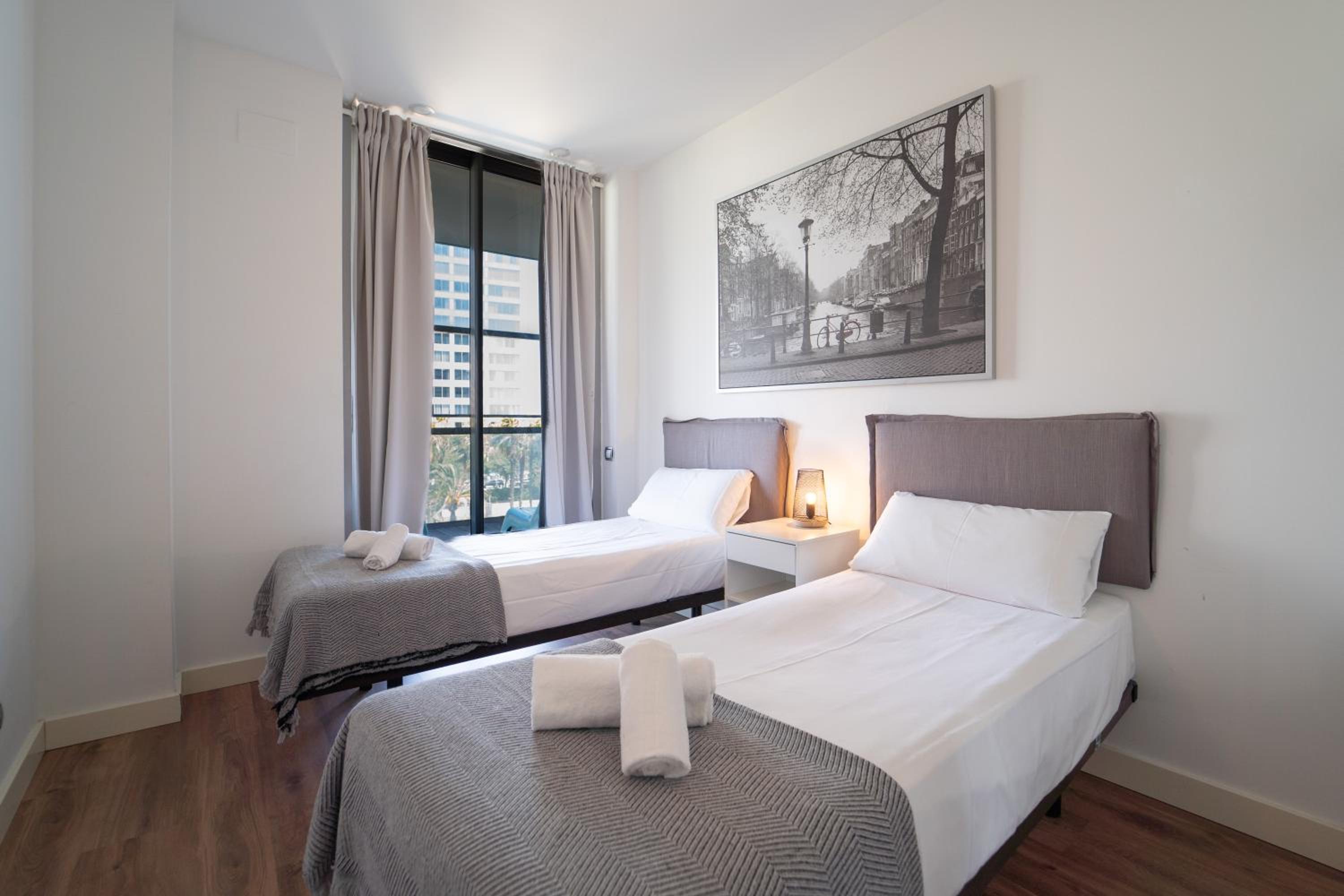 Unique Rentals-Seafront Luxe Suites