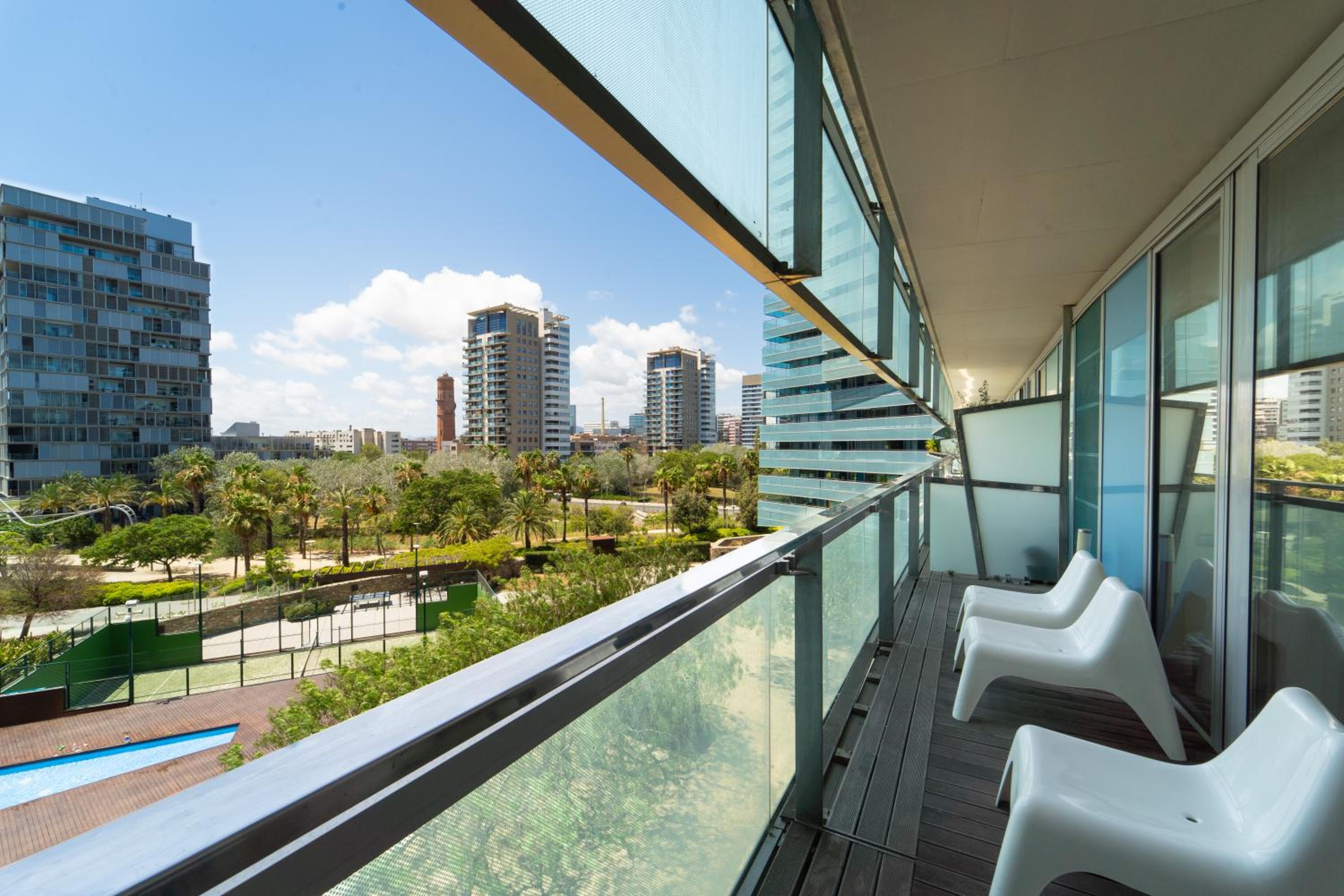 Unique Rentals-Seafront Luxe Suites