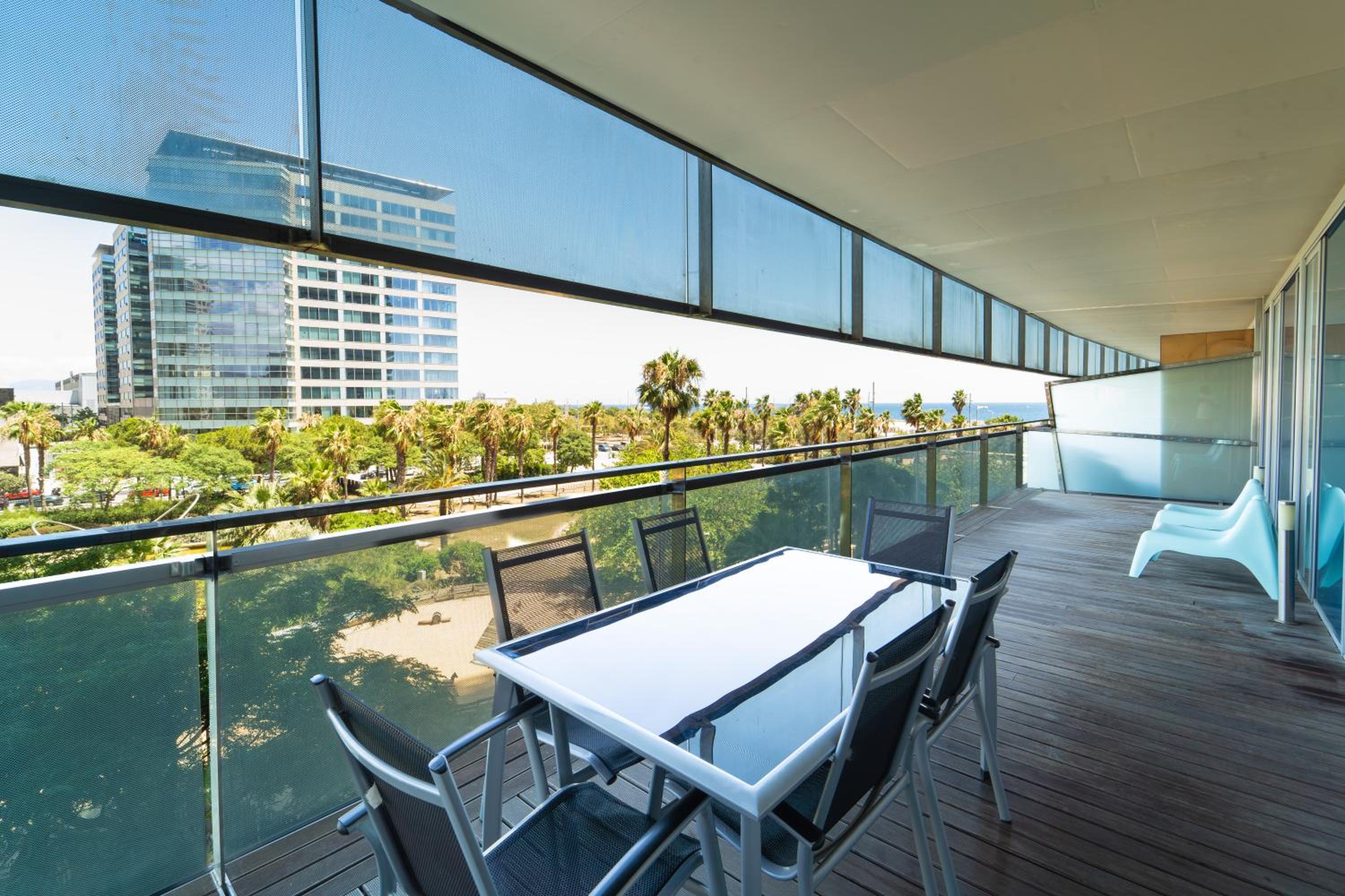 Unique Rentals-Seafront Luxe Suites