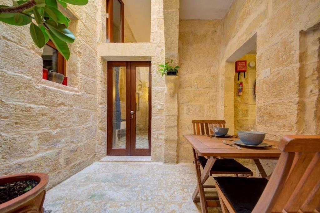 Quaint Townhouse Apartment in Cospicua photo 5