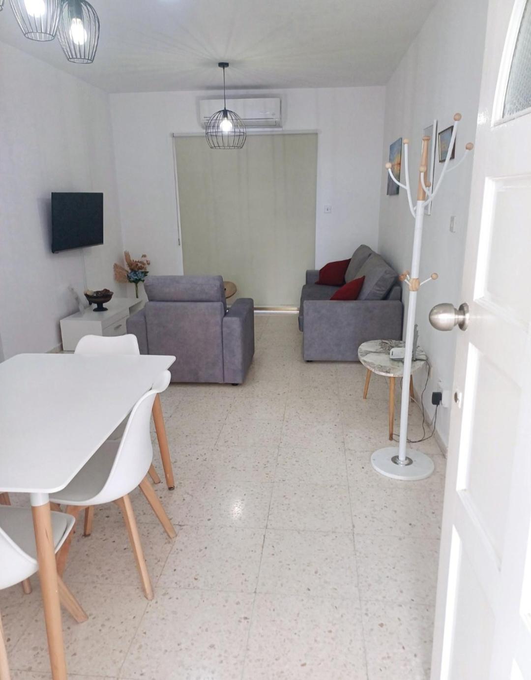 Modern 2bd appartment near mall- Internet 1Gbps