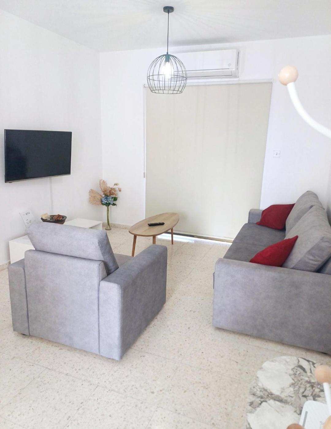 Modern 2bd appartment near mall- Internet 1Gbps