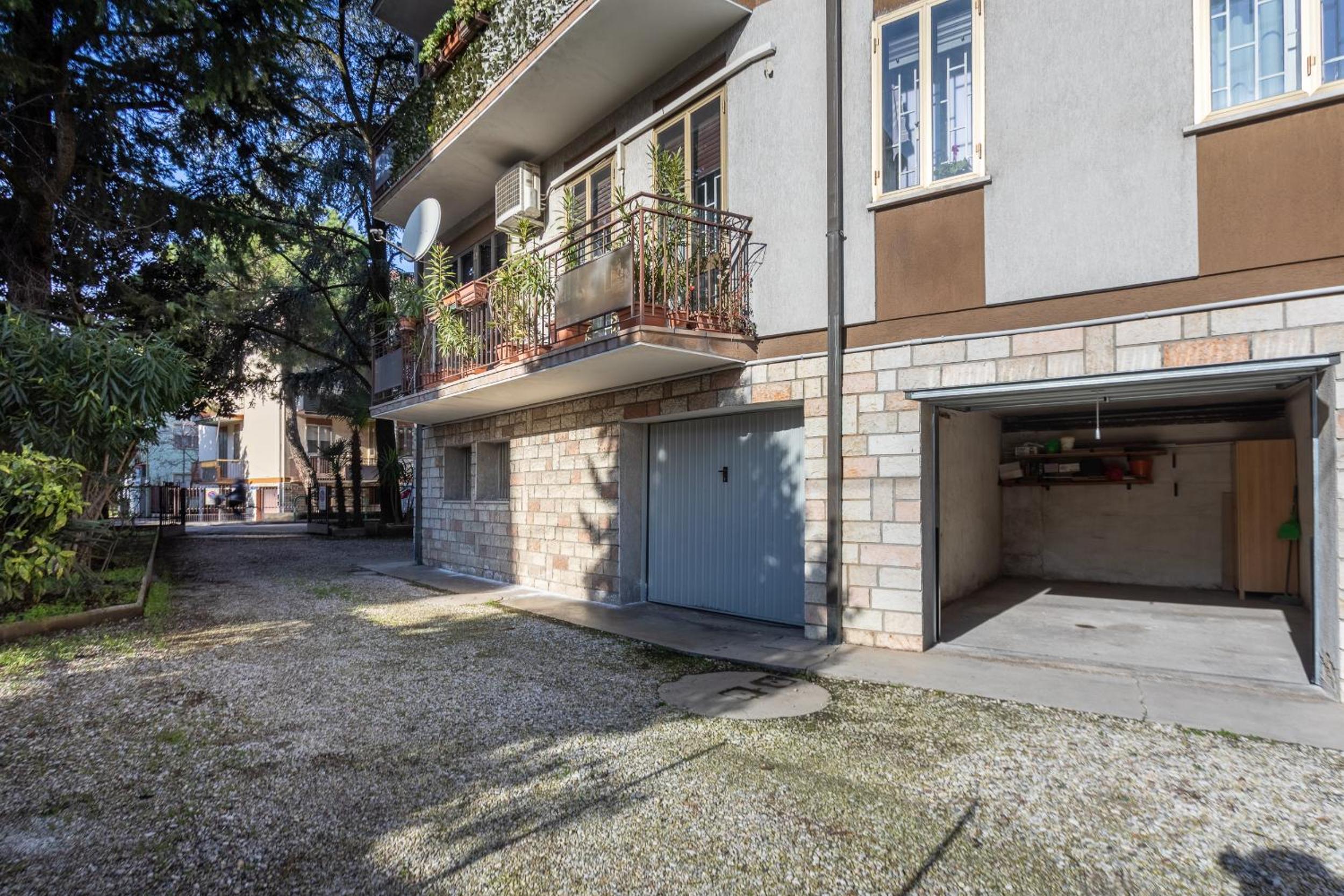 Think Positive Flat - Con Parcheggio! view 2