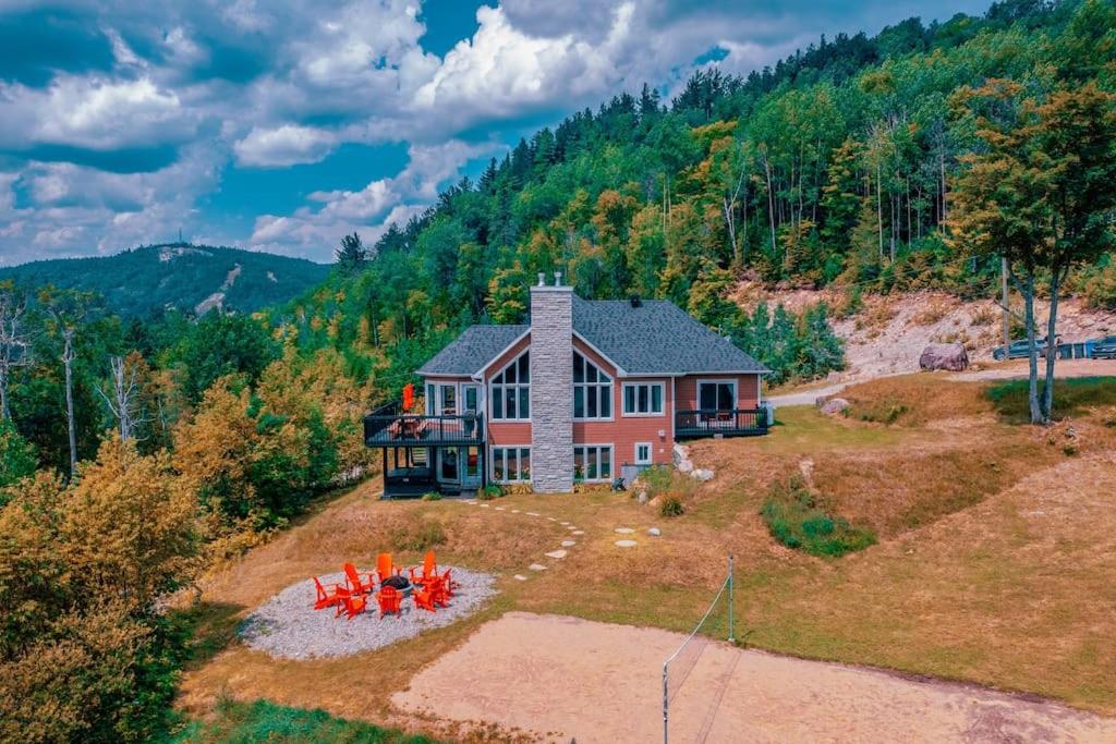 Lakefront Chalet with SPA and Private beach