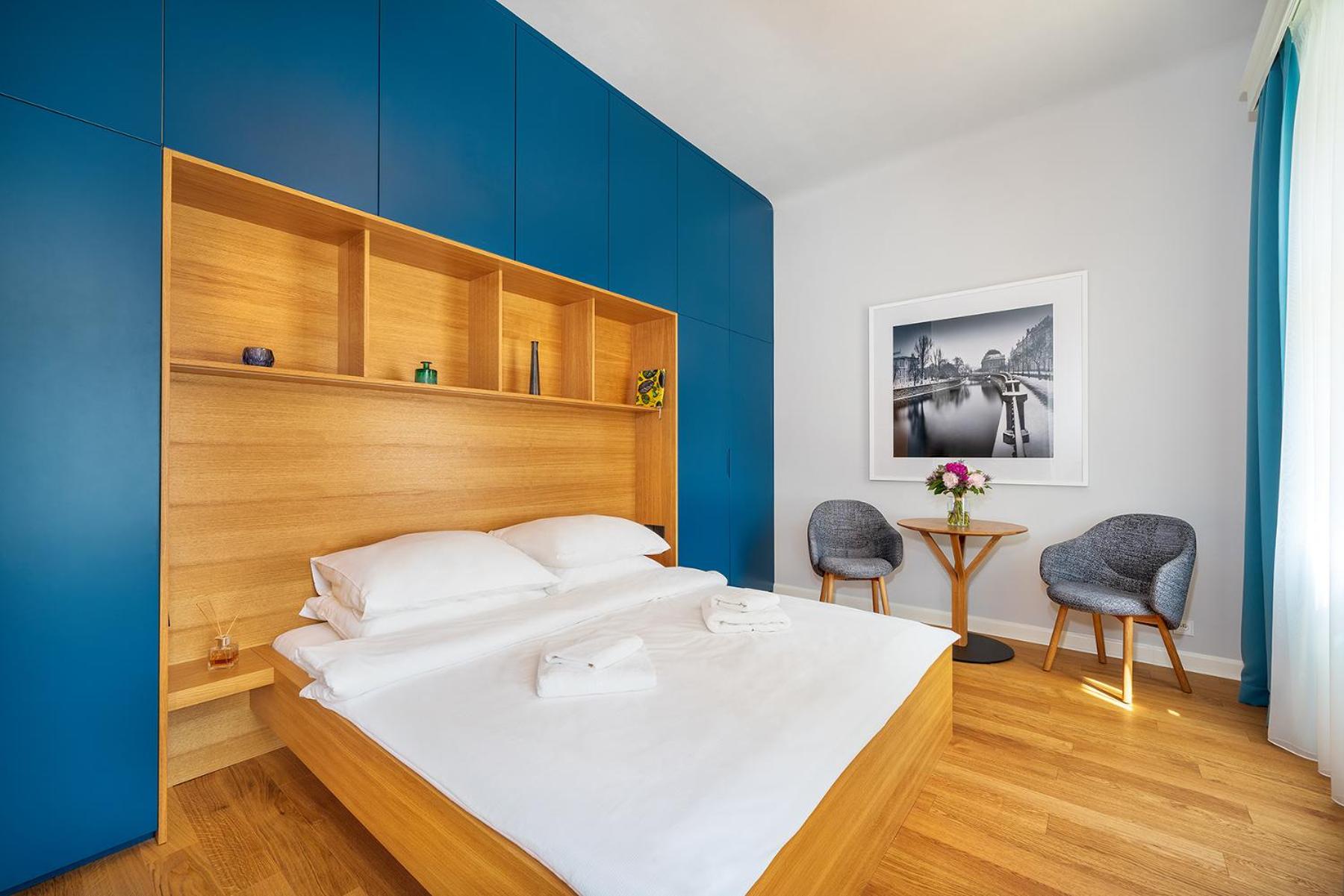 Quiet city center apartment in hip & foodie area