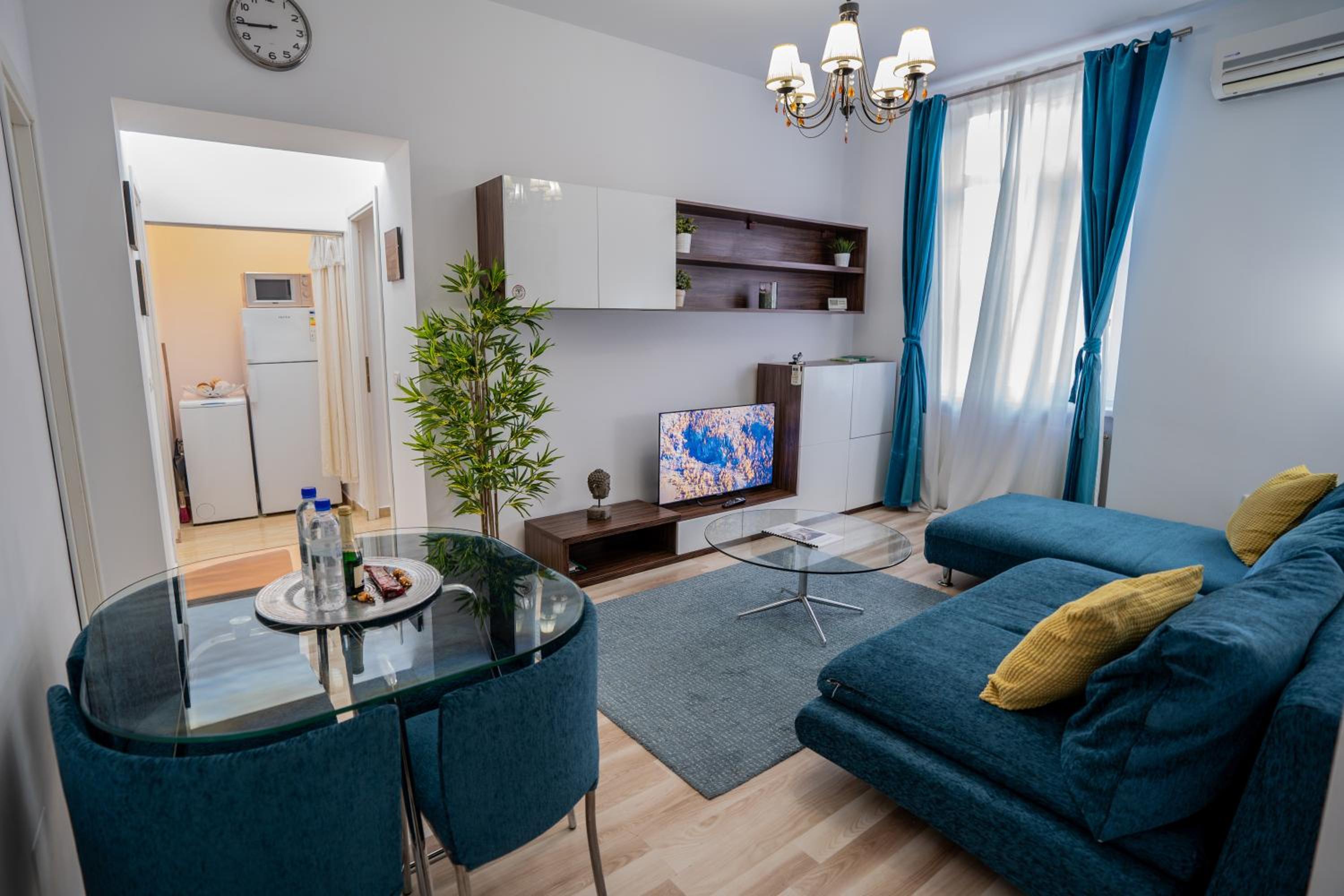 Downtown, close to Old Town, Family friendly - IVO10 view 4