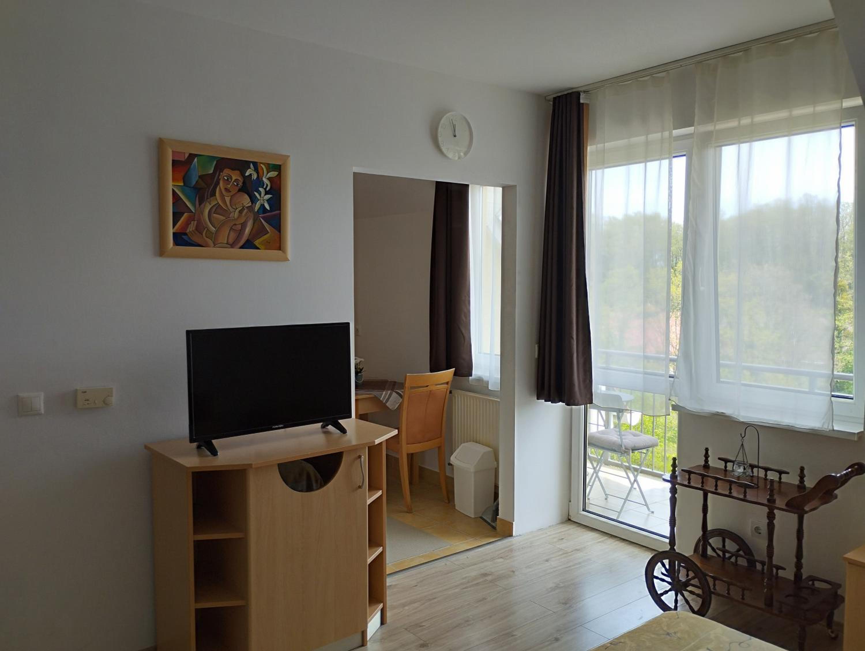NYUGALOM APARTMAN