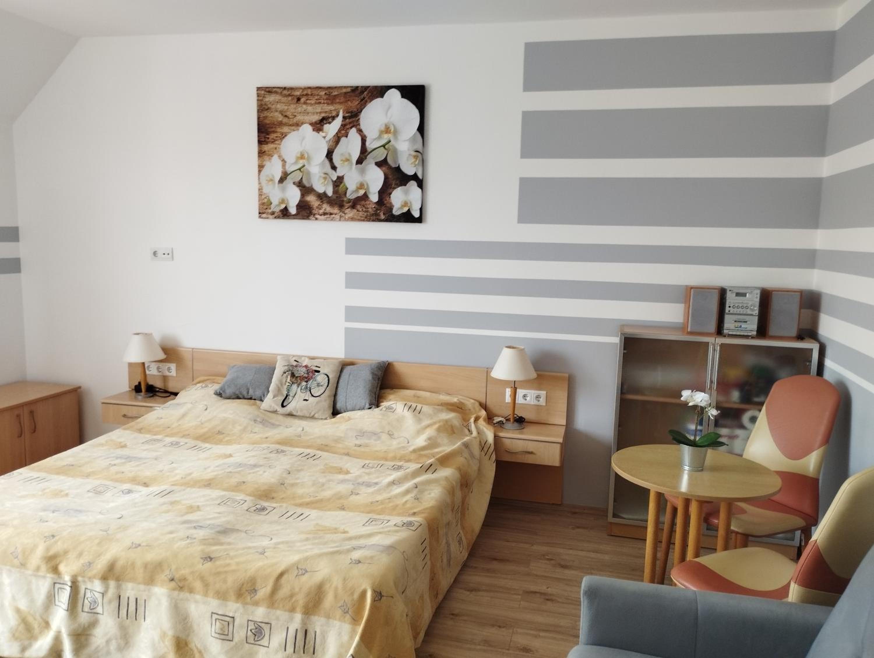 NYUGALOM APARTMAN