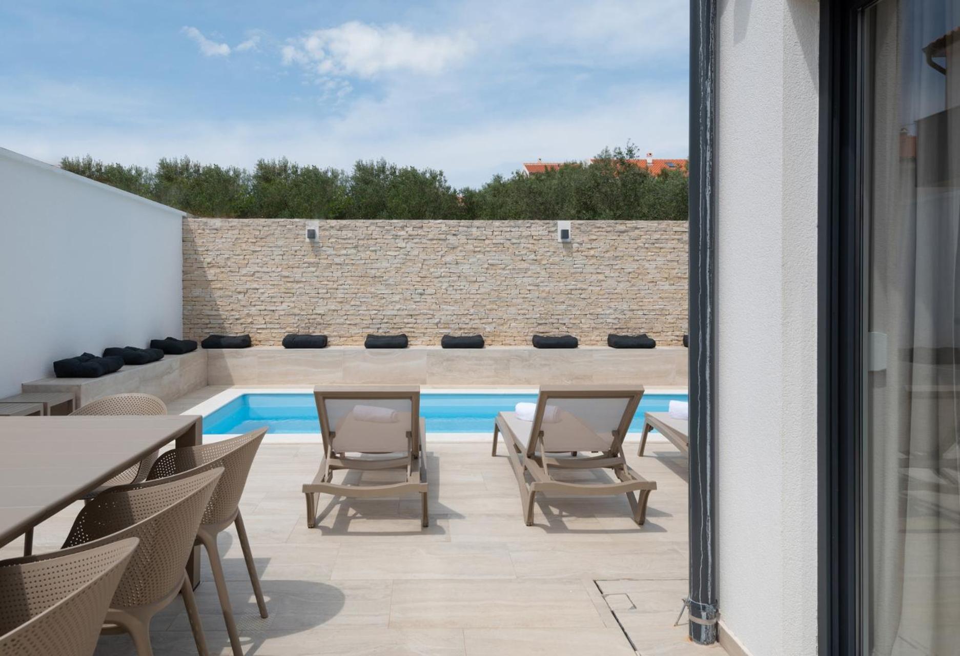 NEW ! Villa Bellatrix 2 - heated pool and jacuzzi photo 3