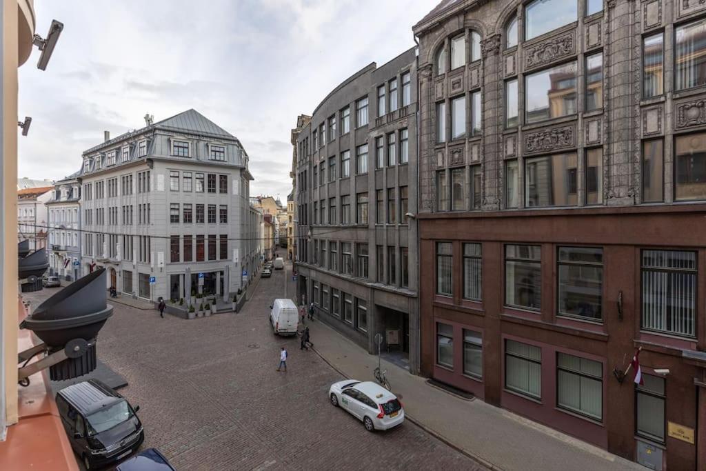 Beautiful 1bd Old Town Apartment