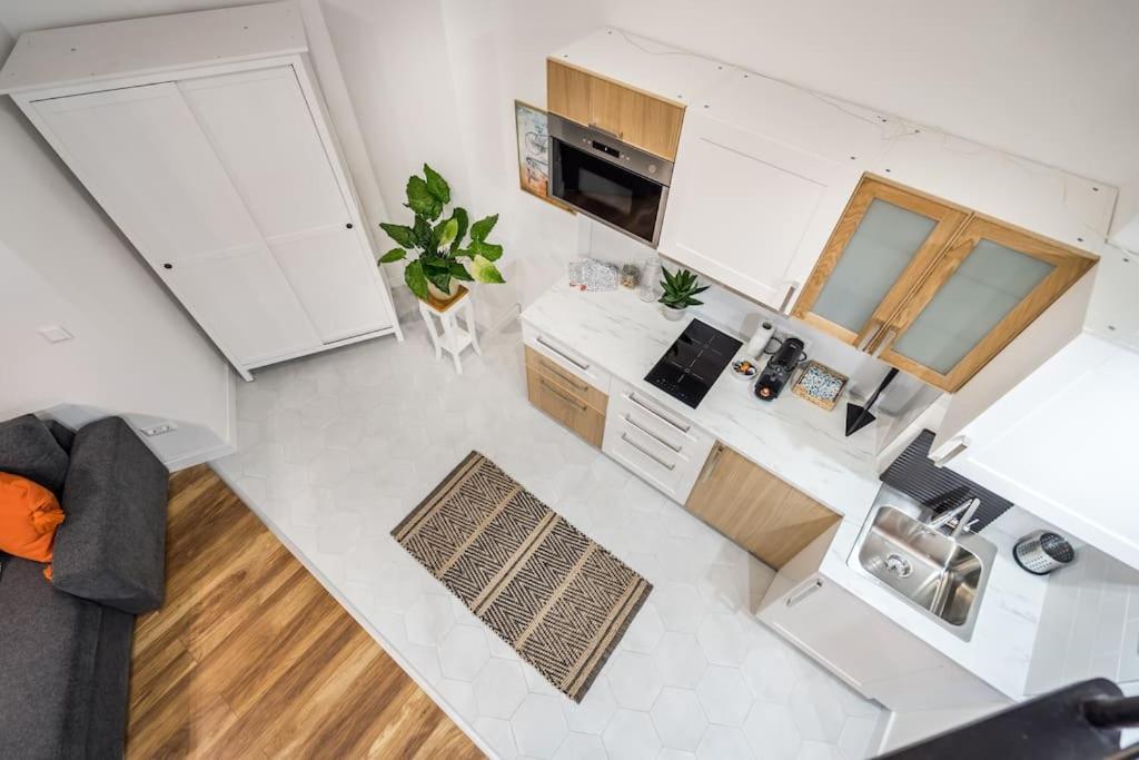 Vibrant arty home in central Budapest view 5
