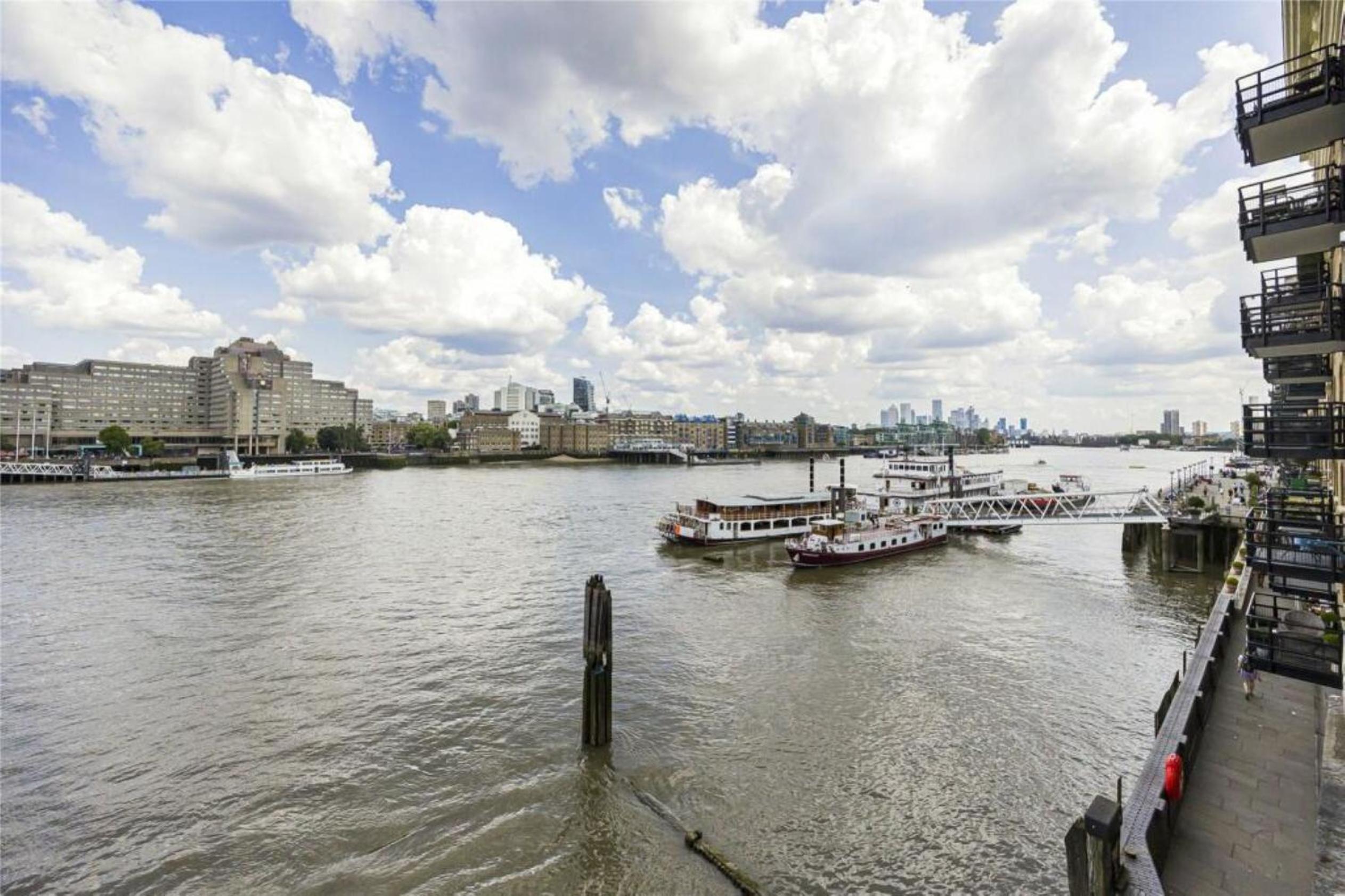 Subpenthouse sleeps 6, Stunning views of Tower Bridge!