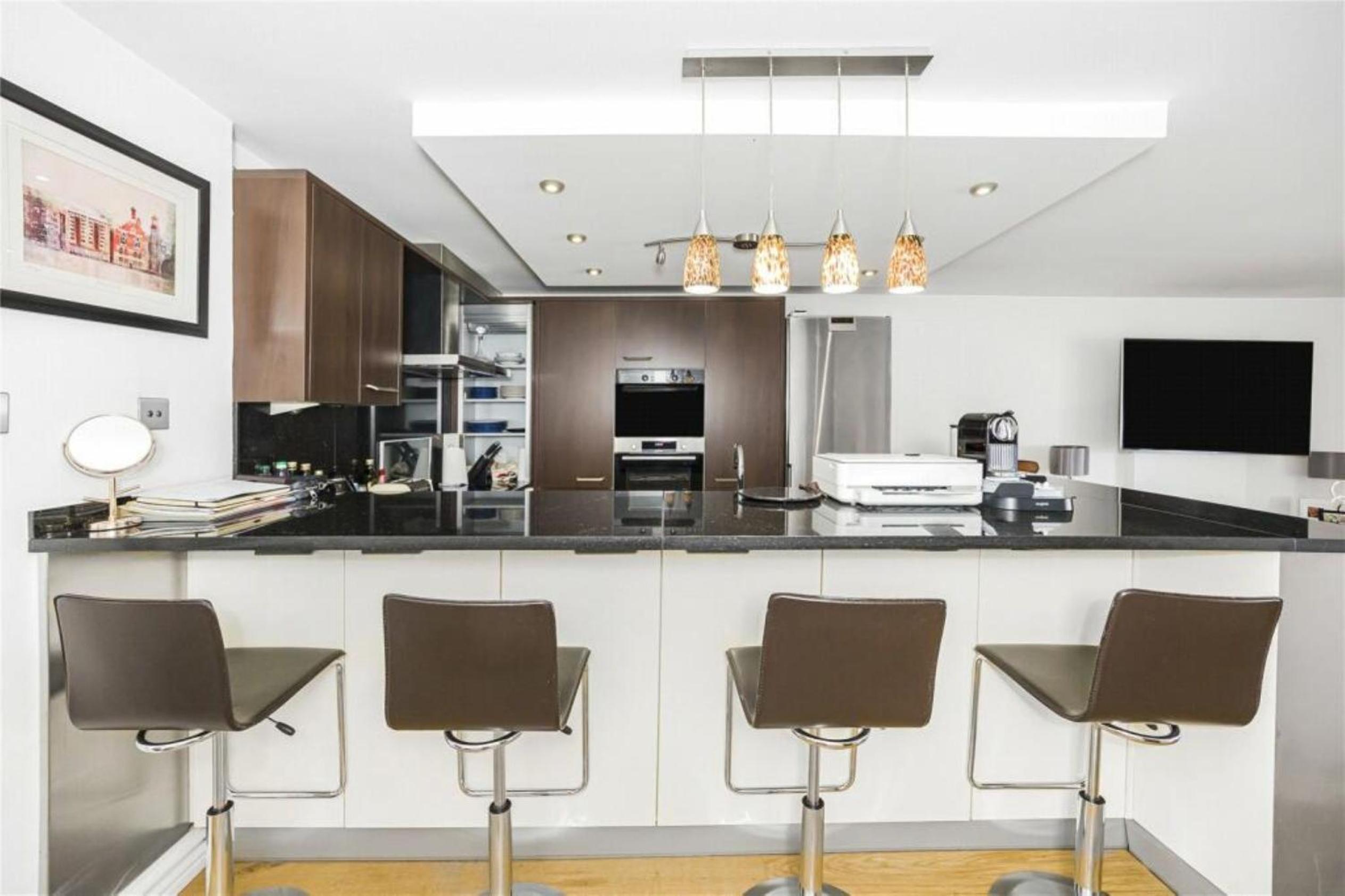 Subpenthouse sleeps 6, Stunning views of Tower Bridge!