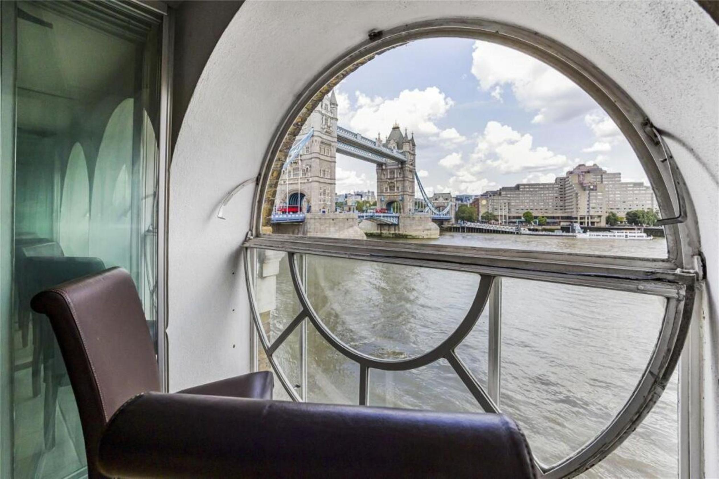 Subpenthouse sleeps 6, Stunning views of Tower Bridge!