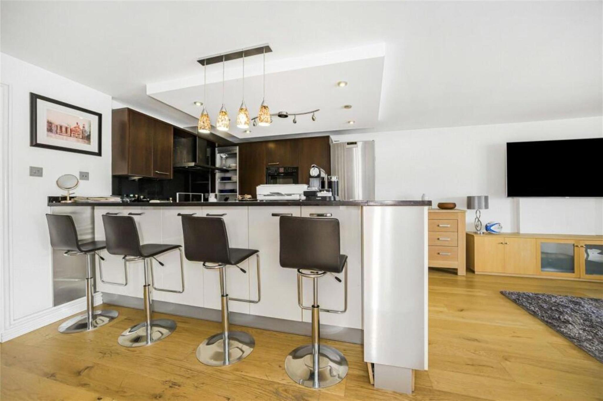 Subpenthouse sleeps 6, Stunning views of Tower Bridge!