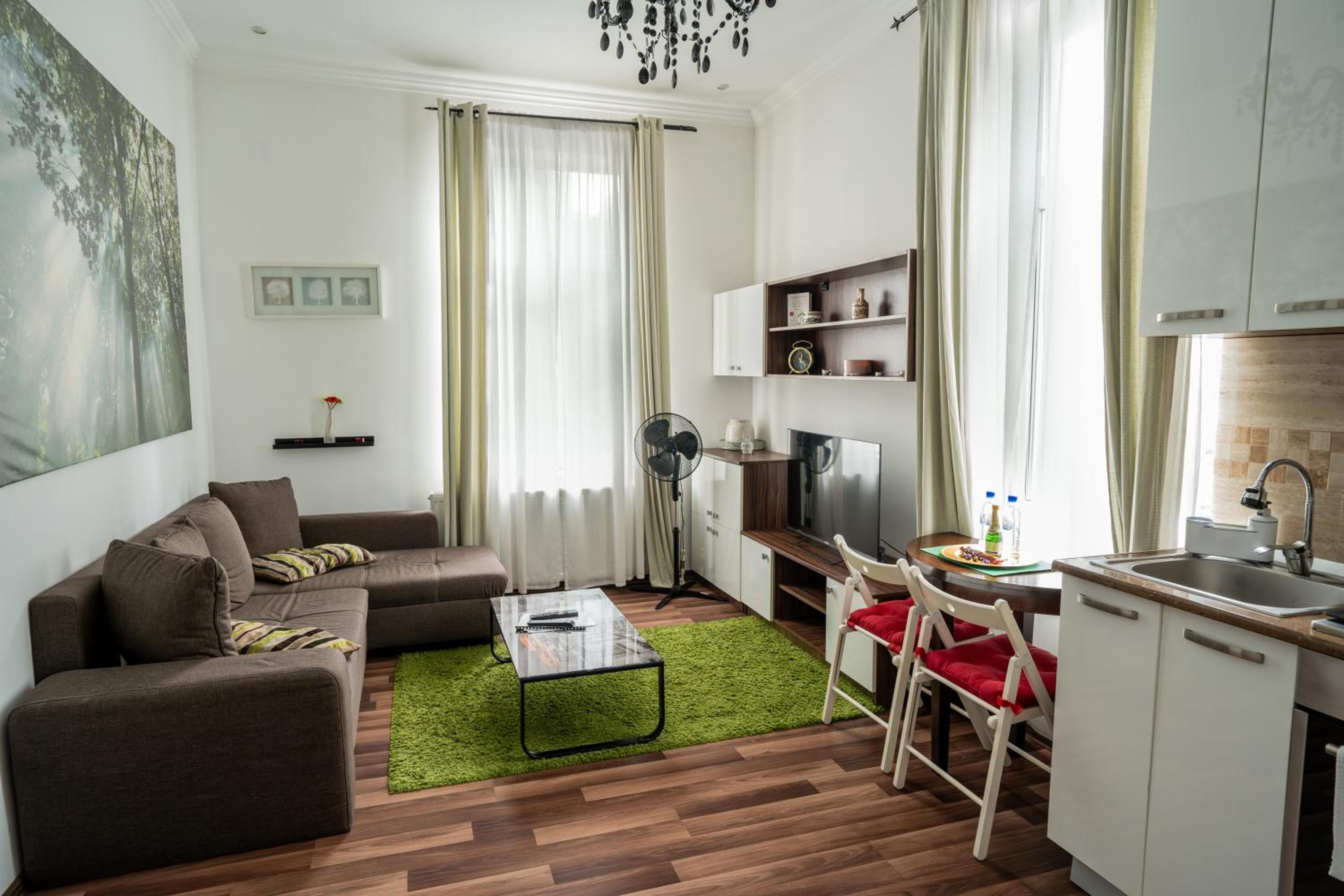 Downtown Central University Apartament - CAL1