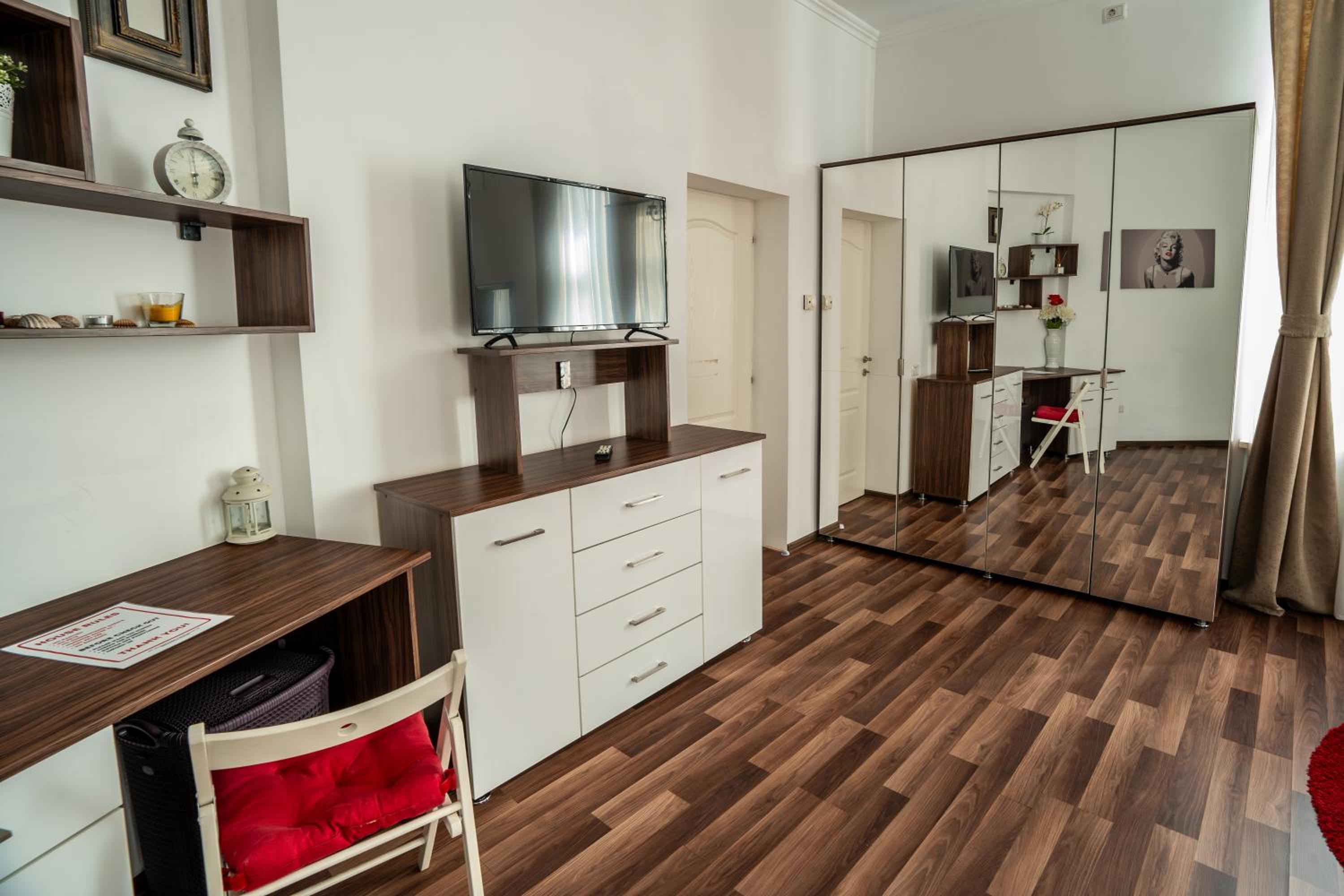 Downtown Central University Apartament - CAL1
